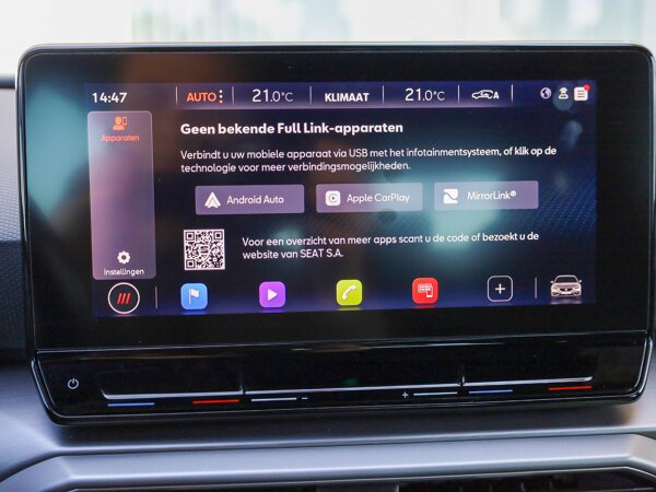 Apple Carplay/Android Auto Apple Carplay/Android Auto