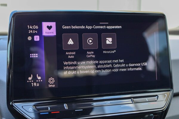 Apple Carplay/Android Auto Apple Carplay/Android Auto