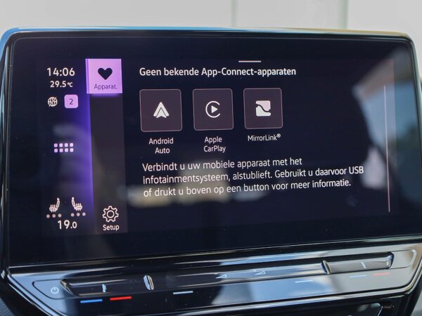 Apple Carplay/Android Auto Apple Carplay/Android Auto