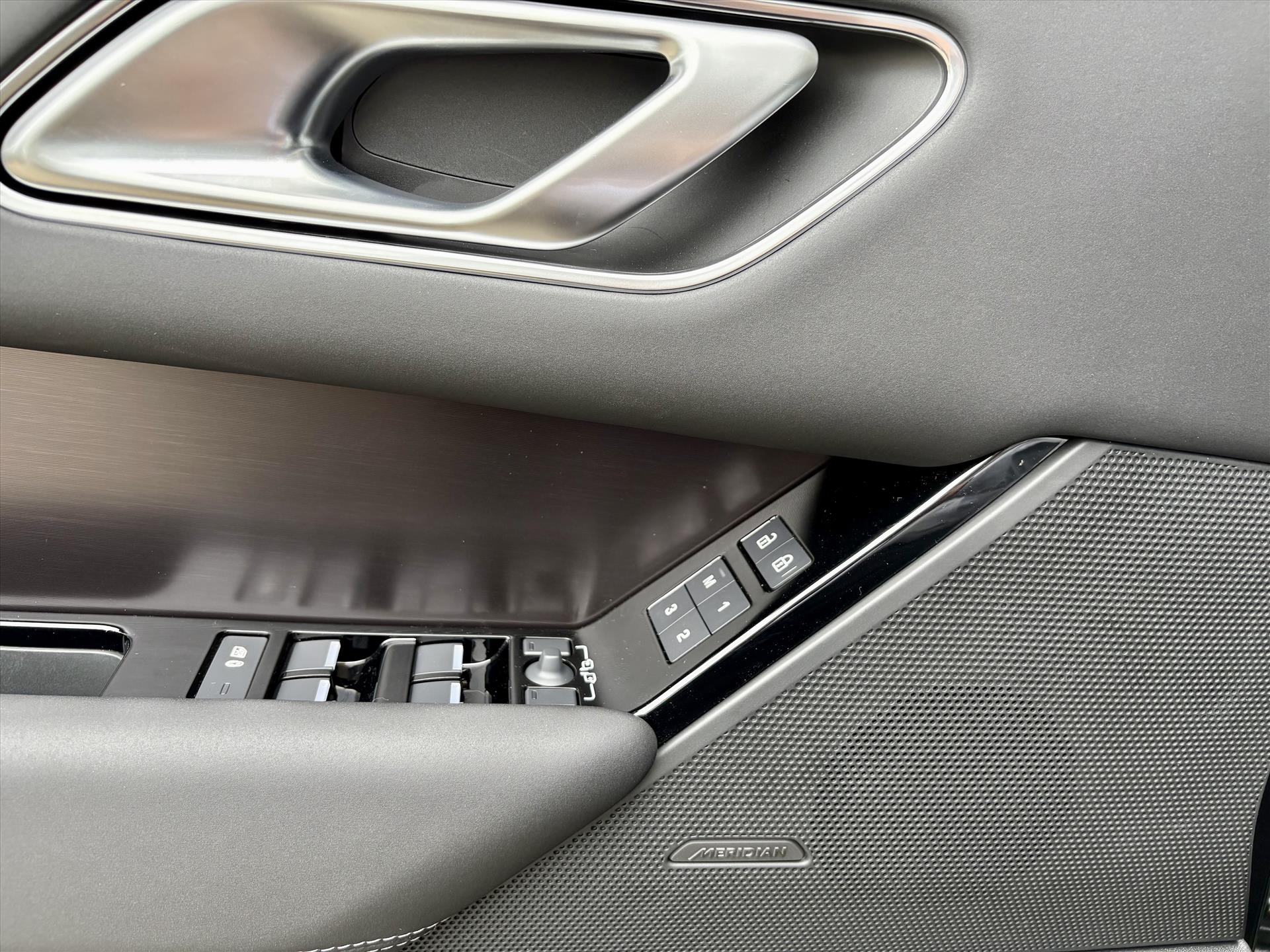 Land Rover Range Rover Velar - foto 9