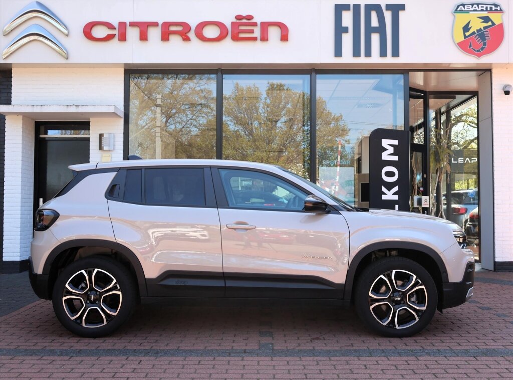Jeep Avenger 1.2T e-Hybrid 110PK Automaat Summit, Rijklaarprijs | LED | Elektrische kofferklep | Camera | Adaptieve cruise - Afbeelding 3