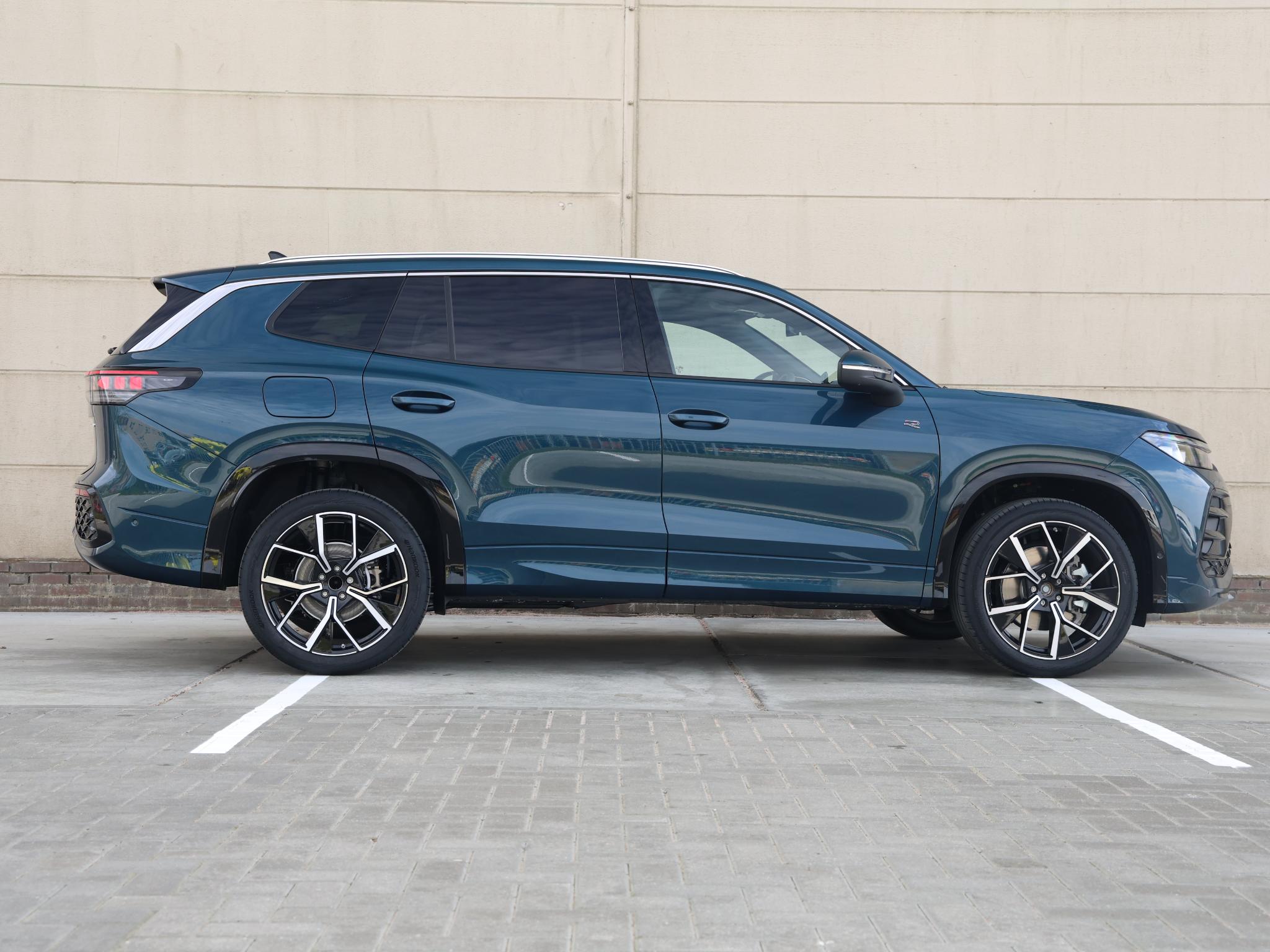 Volkswagen Tayron R-Line Edition 1.5 eHybrid 272 PK - Afbeelding 2