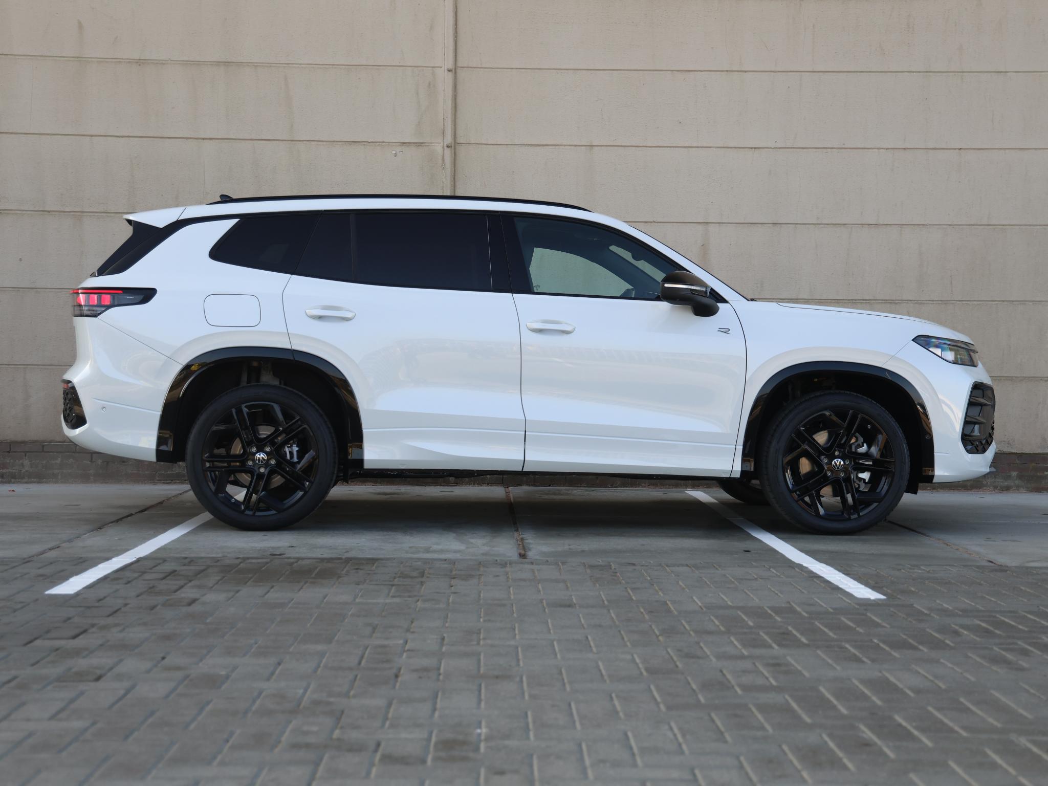 Volkswagen Tayron R-Line Edition 1.5 eHybrid 272 PK - Afbeelding 2