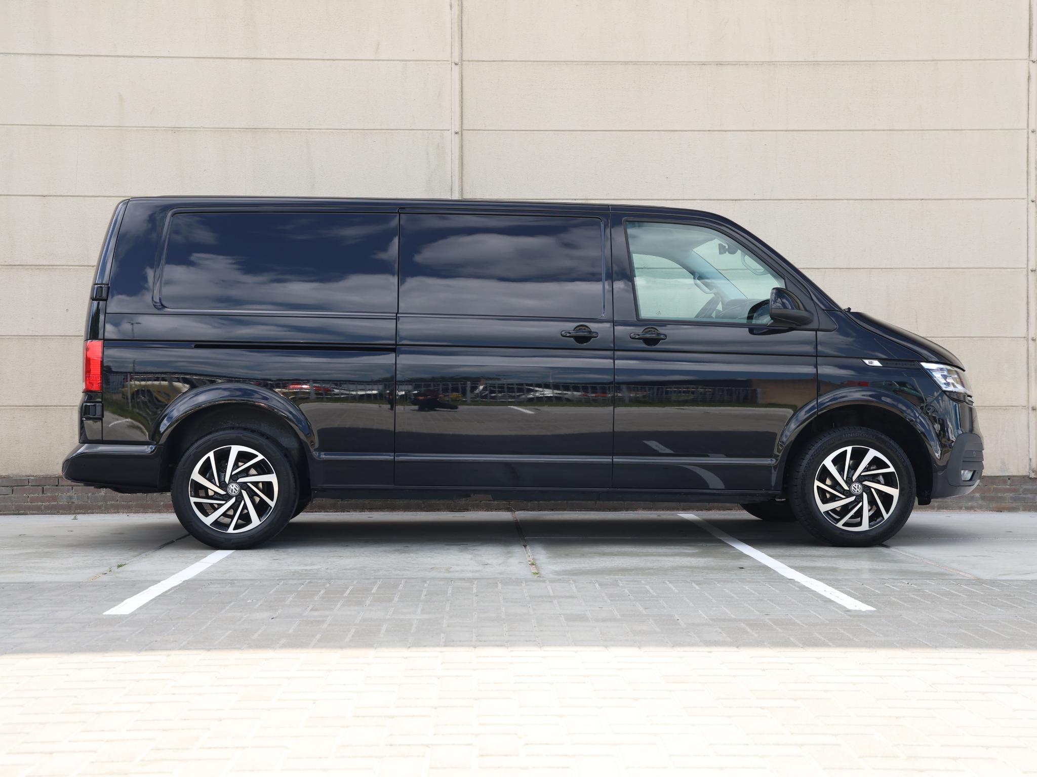 Volkswagen Transporter 2.0 TDI 150 pk DSG L2H1 Highline - Afbeelding 2