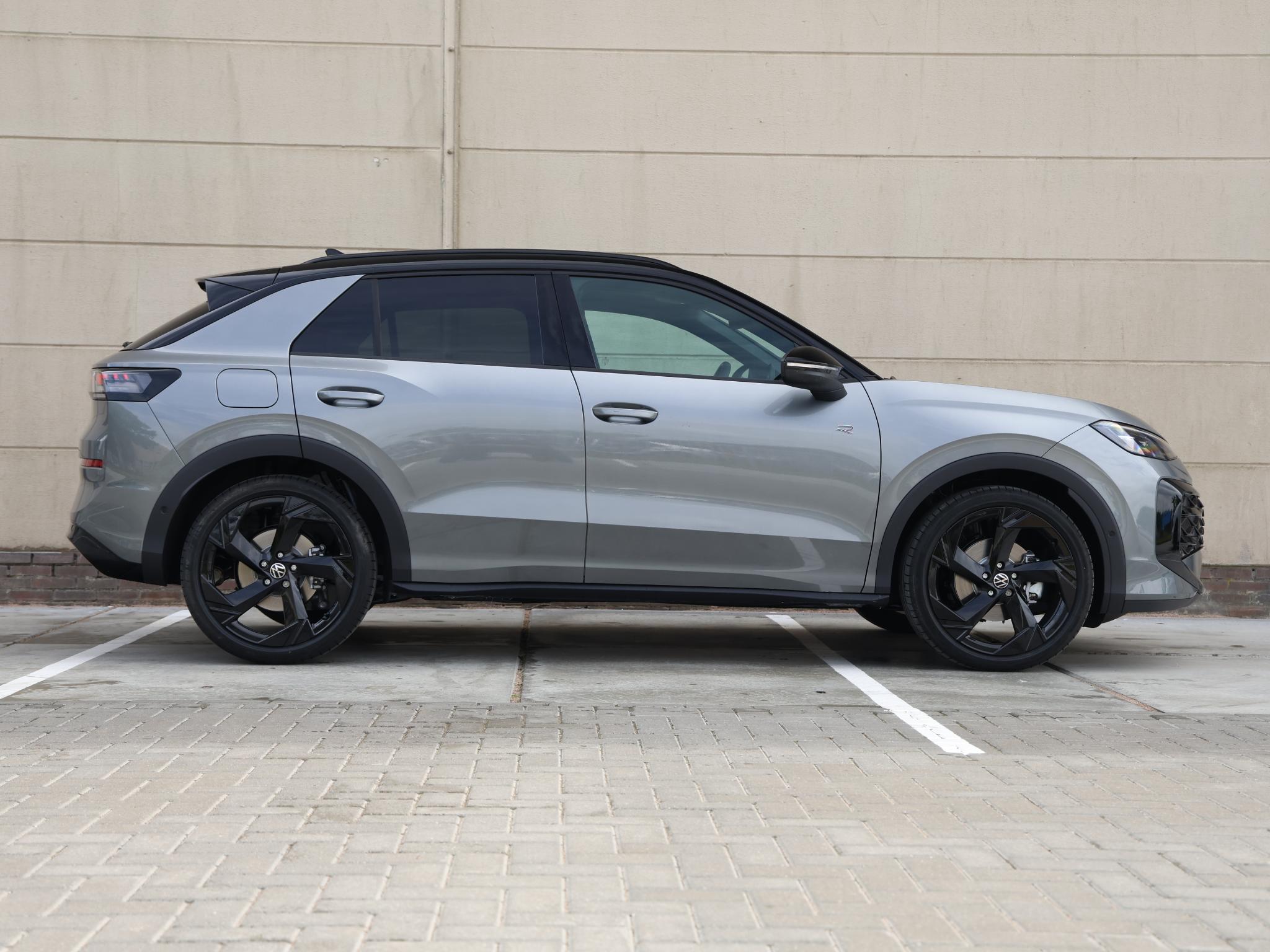 Volkswagen T-Roc R-Line First Edition 1.5 eTSI 110 kW / 150 PK SUV - Afbeelding 2