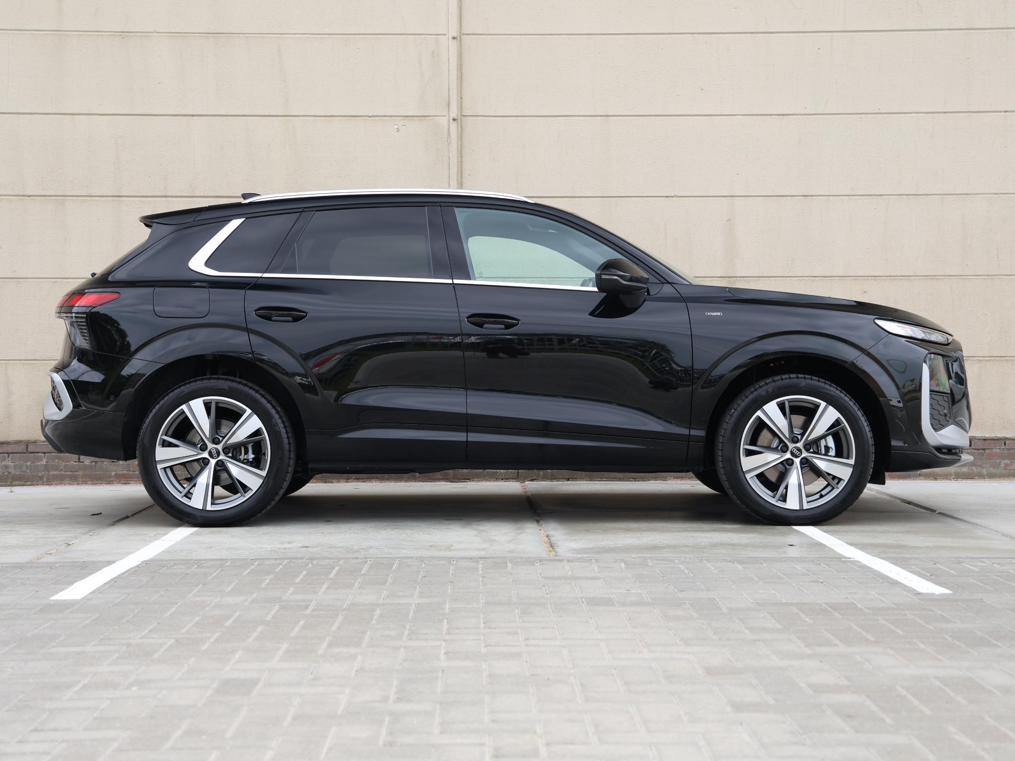 Audi Q3 S edition e-hybrid 200 kW/272 PK - Afbeelding 2