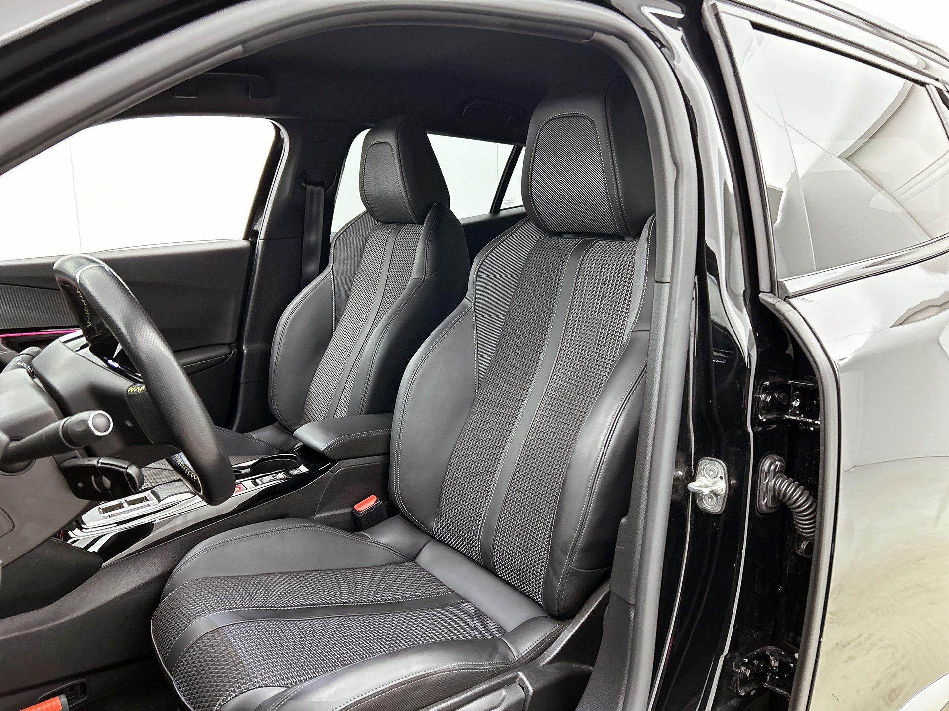 Peugeot e-2008