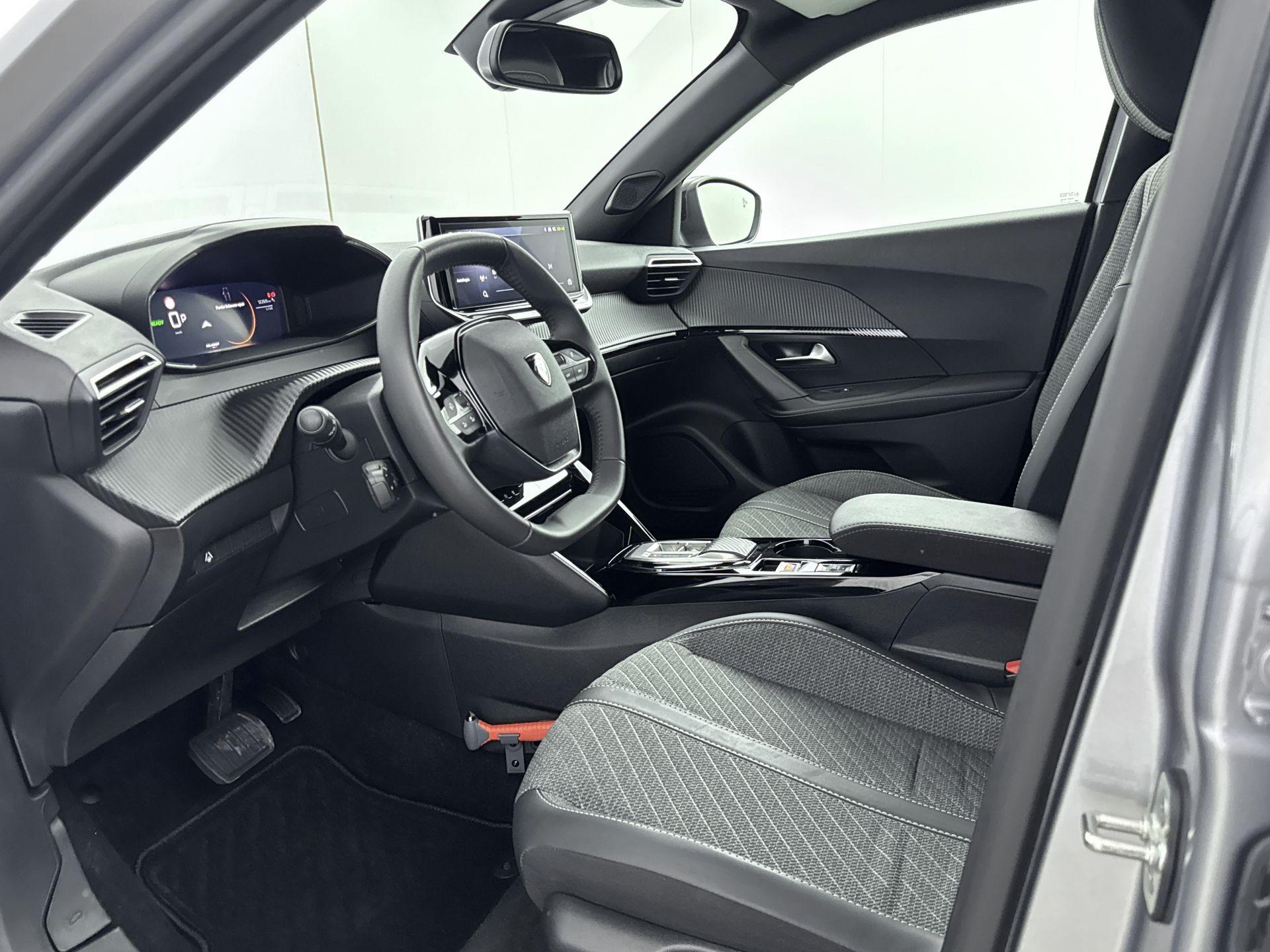 Peugeot e-2008