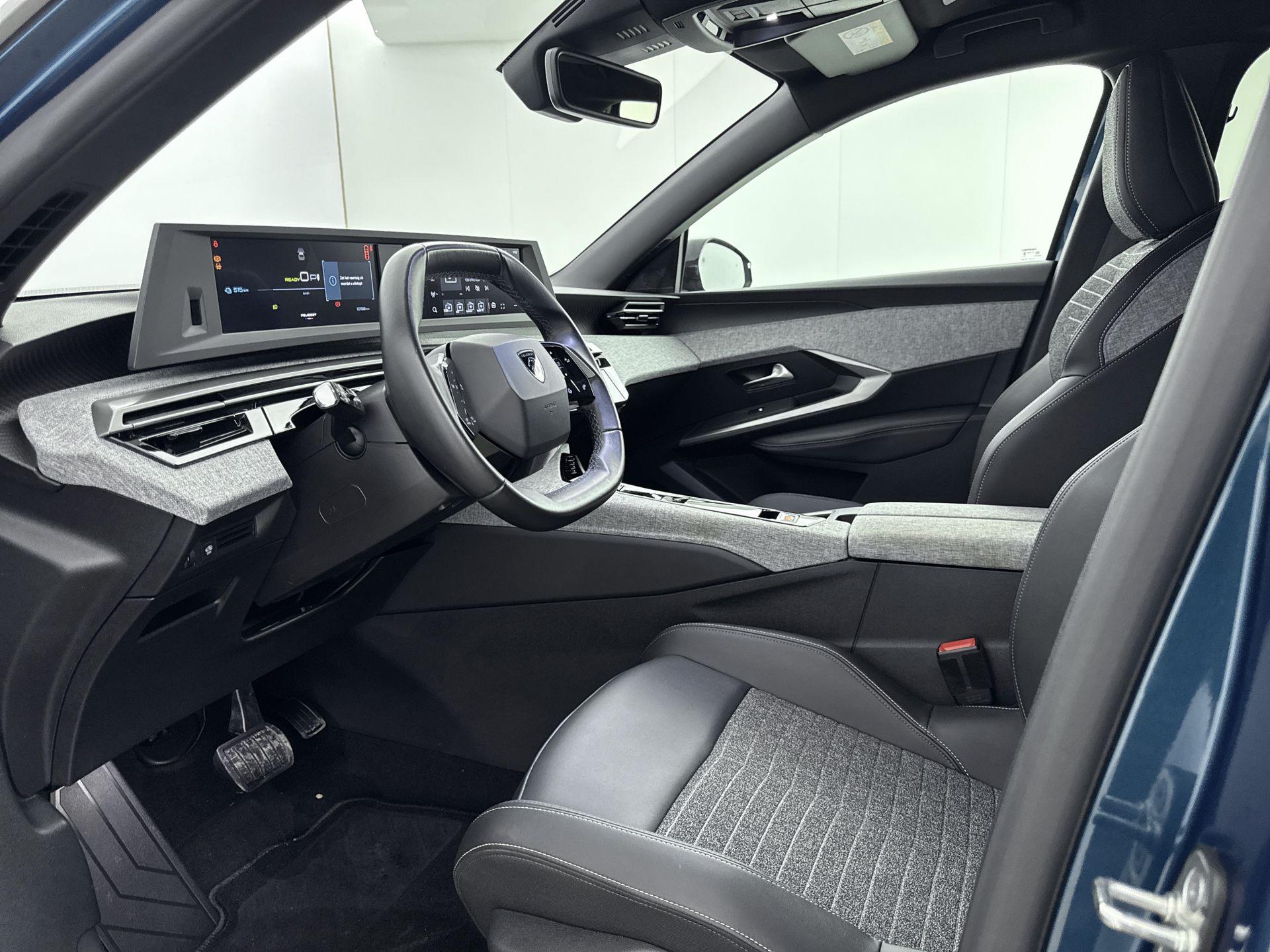 Peugeot e-3008