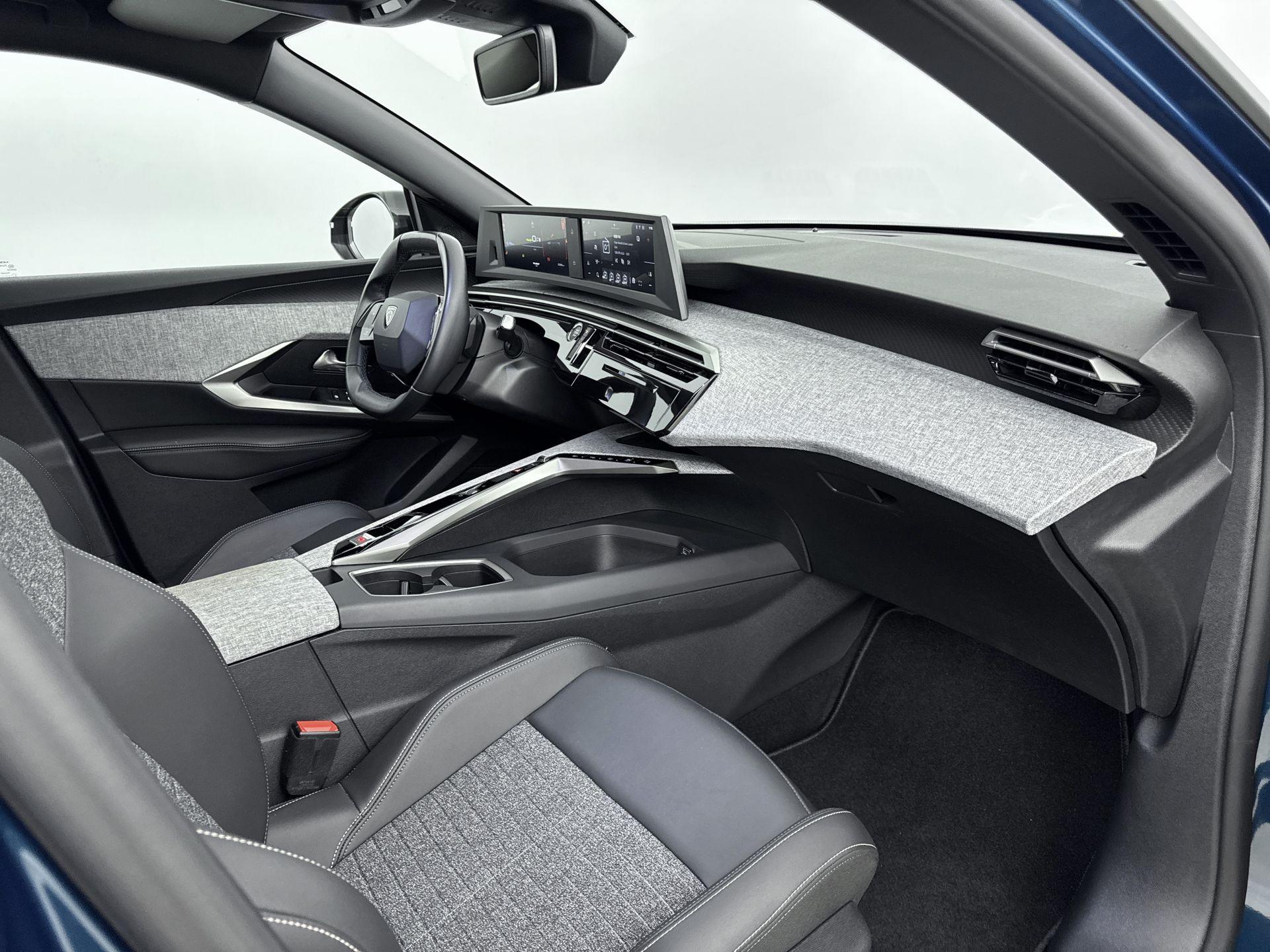 Peugeot e-3008