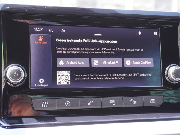 Apple Carplay/Android Auto Apple Carplay/Android Auto