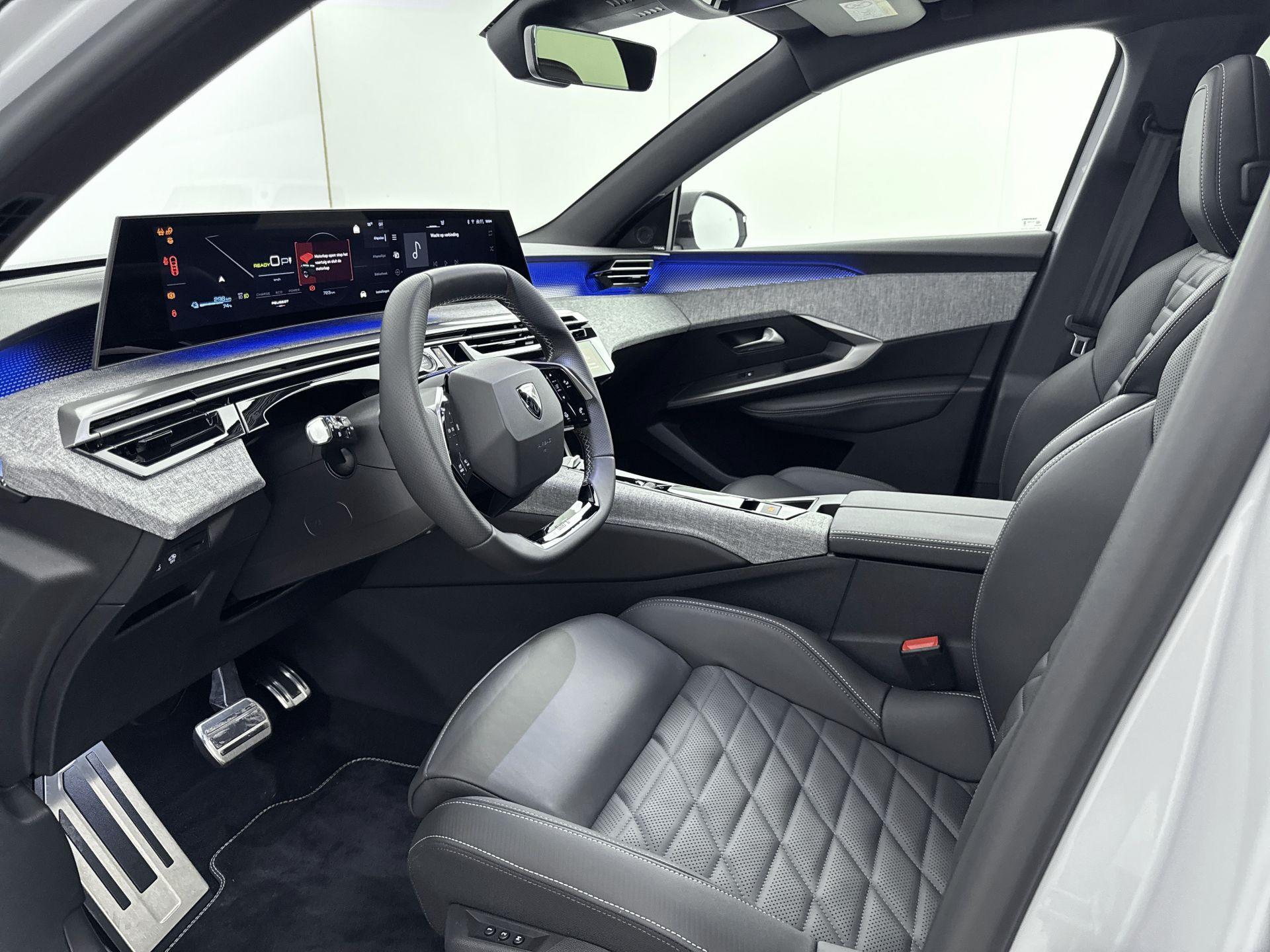 Peugeot e-3008