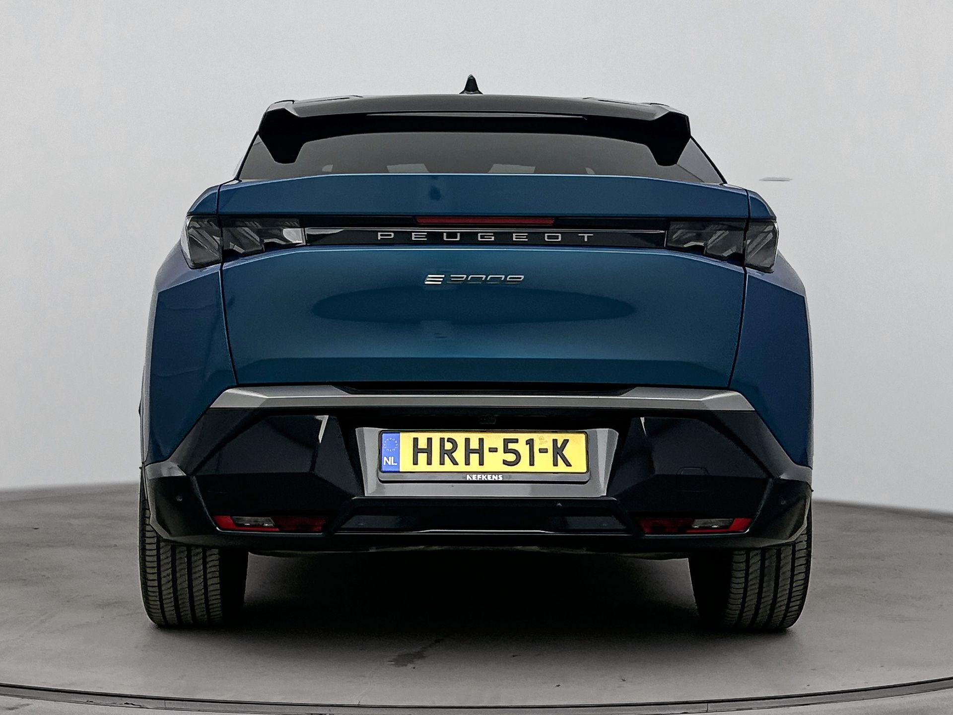 Peugeot e-3008