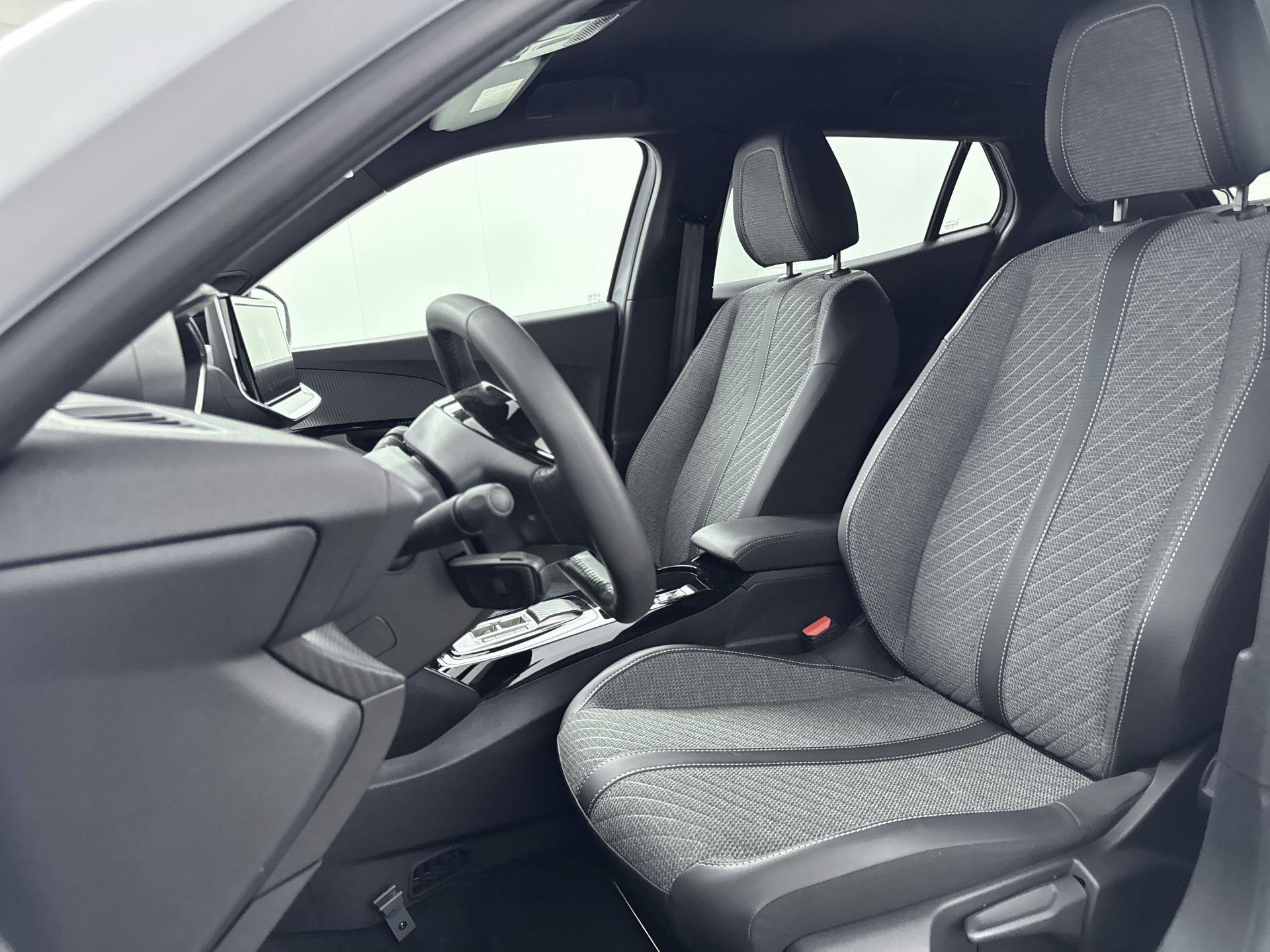 Peugeot e-2008