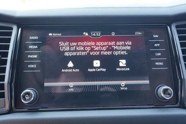 Apple Carplay/Android Auto Apple Carplay/Android Auto