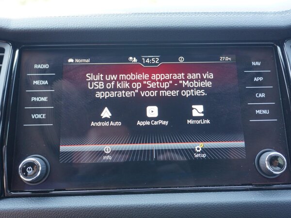 Apple Carplay/Android Auto Apple Carplay/Android Auto