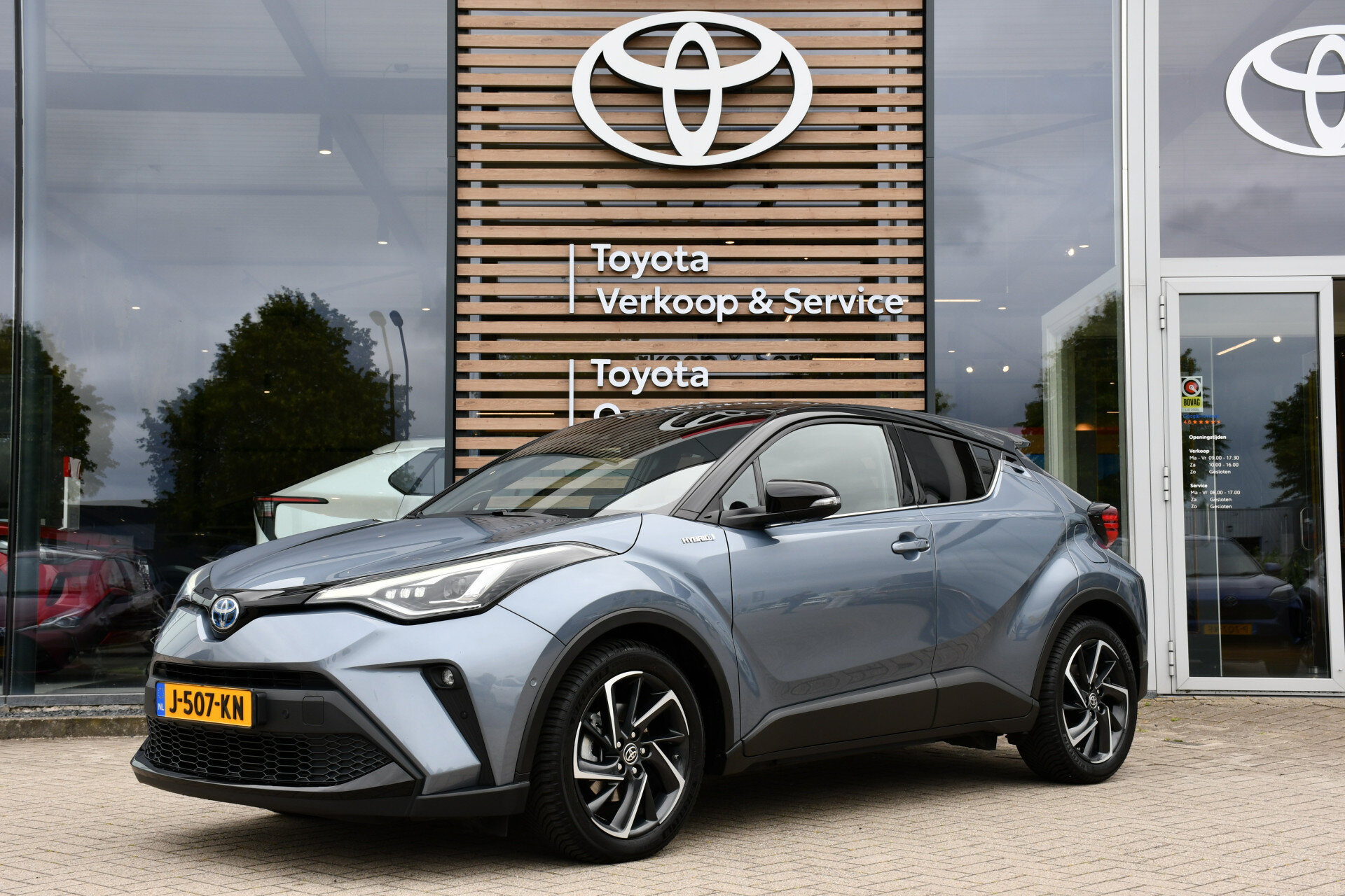Toyota C-HR 2.0 Hybrid Bi-Tone Automaat 184pk
