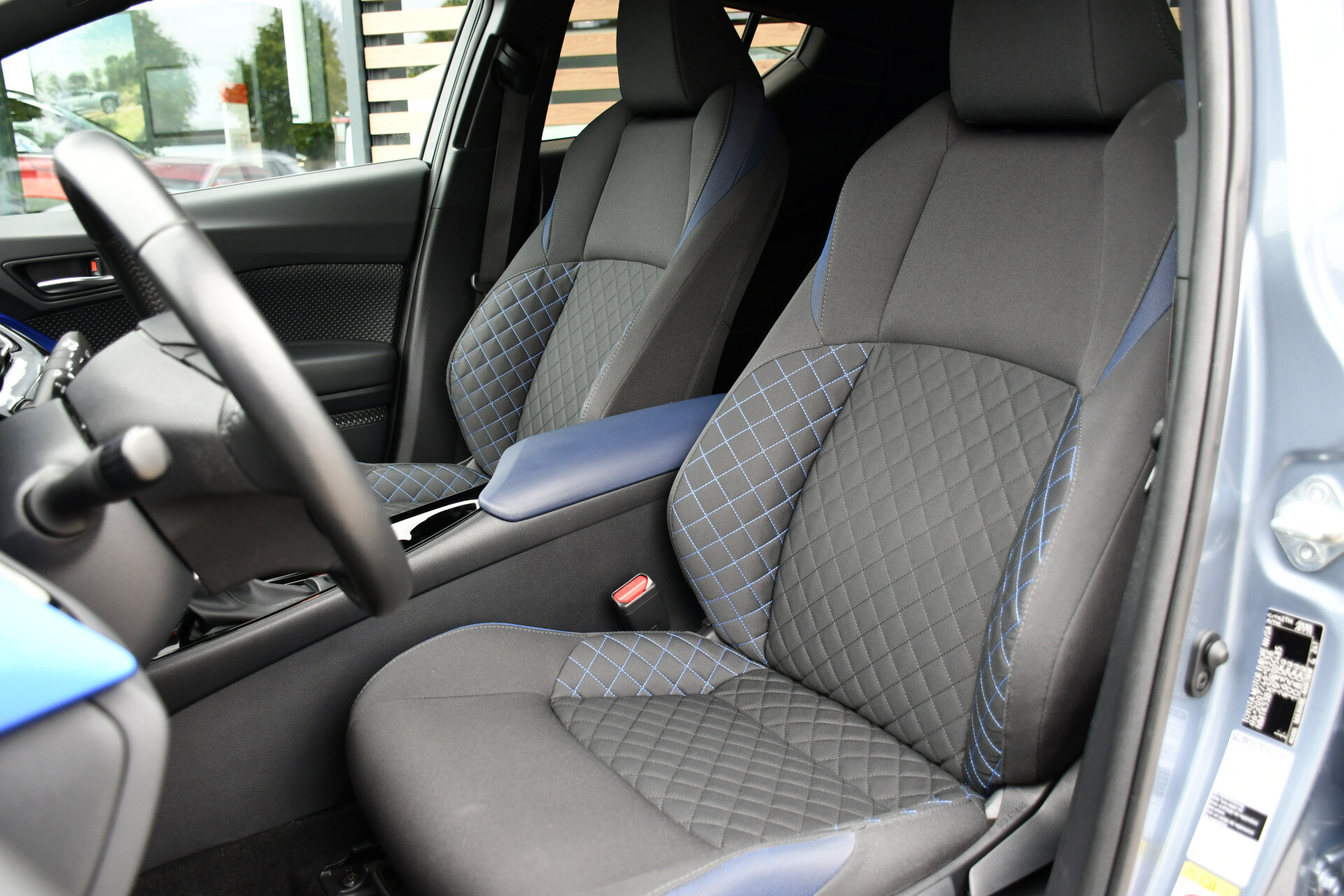 Toyota C-HR 2.0 Hybrid Bi-Tone Automaat 184pk - Afbeelding 4