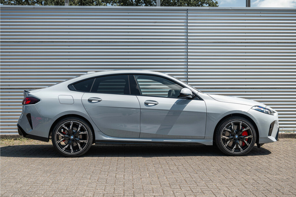BMW 2 Serie 12