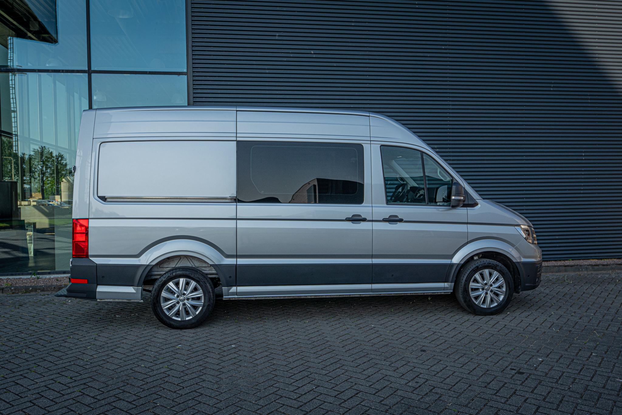 Volkswagen Crafter 35 2.0 TDI L3H2 DC 140PK Aut8 - Afbeelding 4