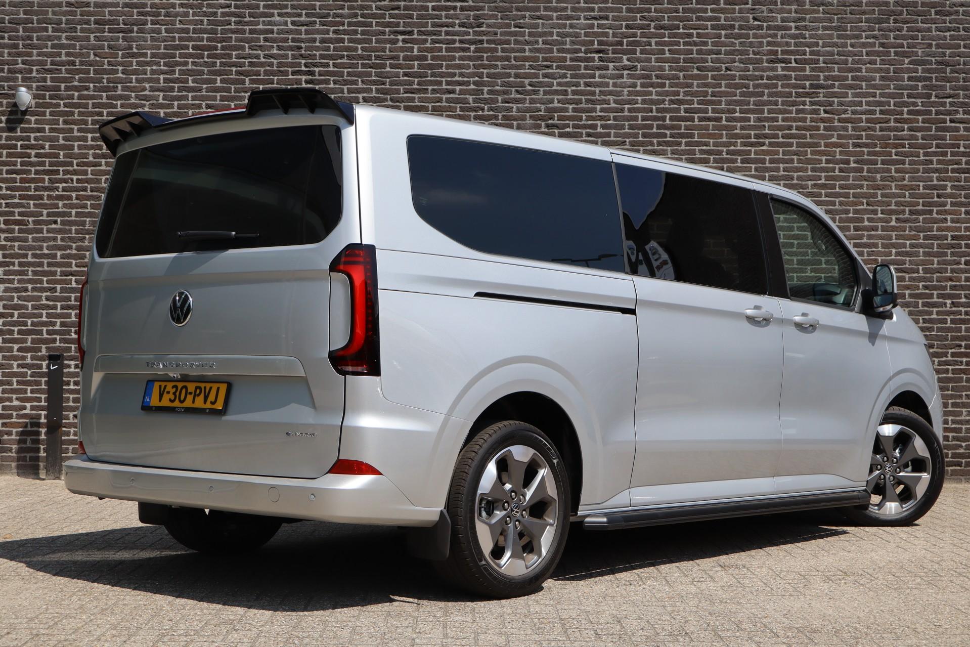 Volkswagen Transporter 2.5 eHybrid 233pk DC L2H1 30 Bulli - Afbeelding 2