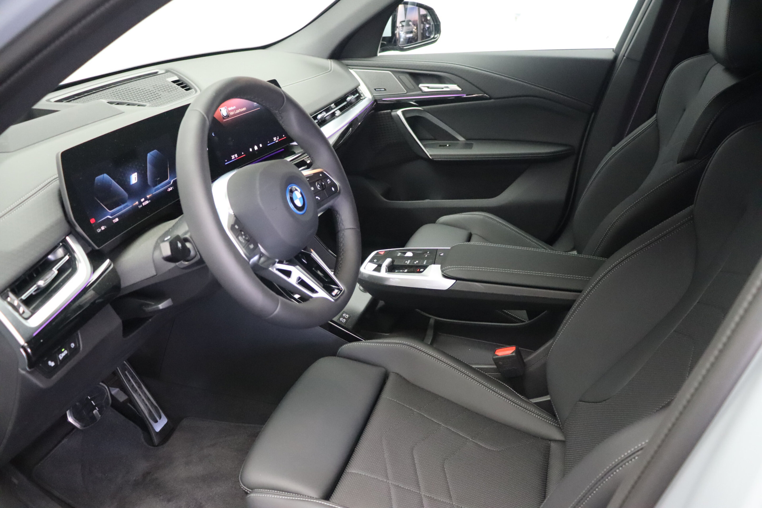 BMW iX2 7