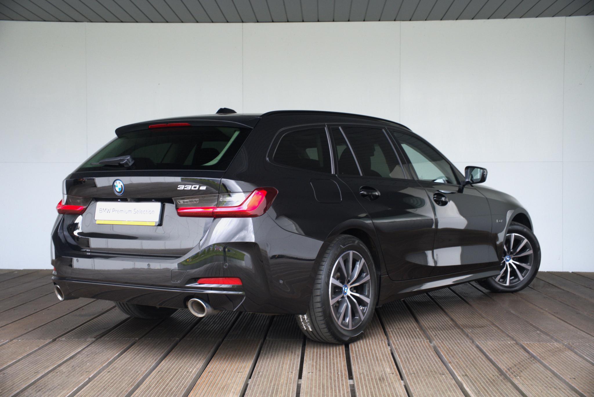 BMW 3 Serie Touring 330e - Afbeelding 2
