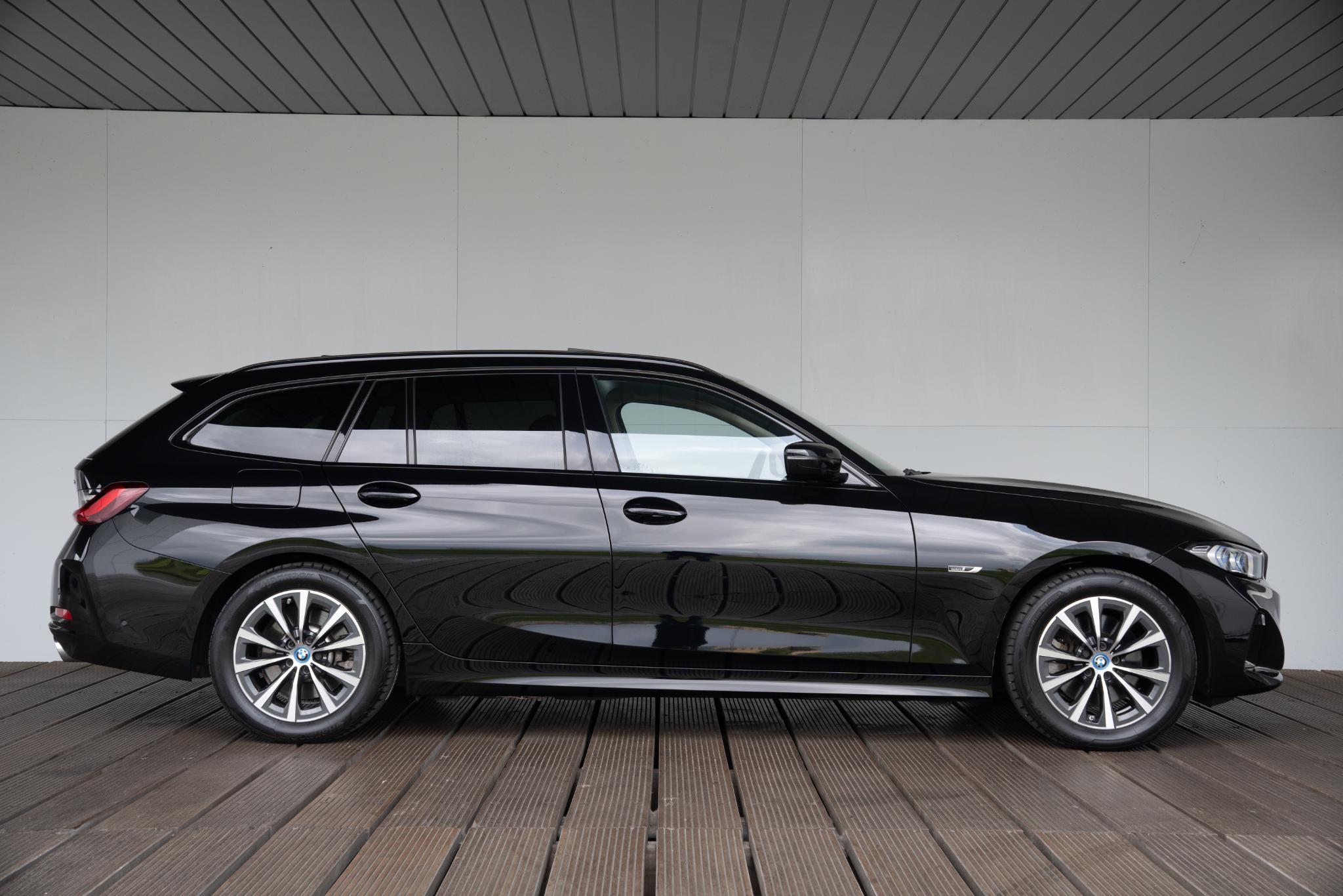 BMW 3 Serie Touring 330e - Afbeelding 5
