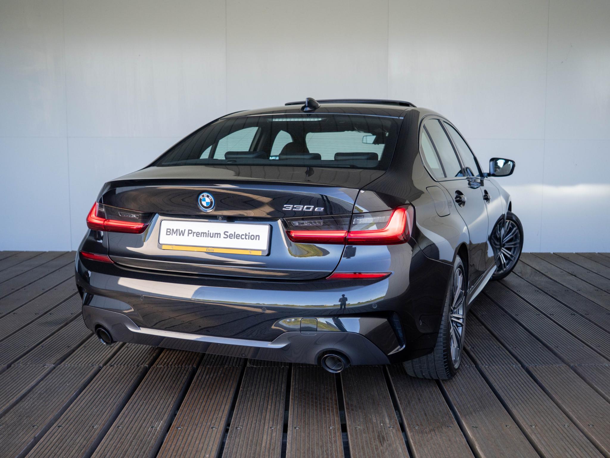BMW 3 Serie Sedan 330e - Afbeelding 2