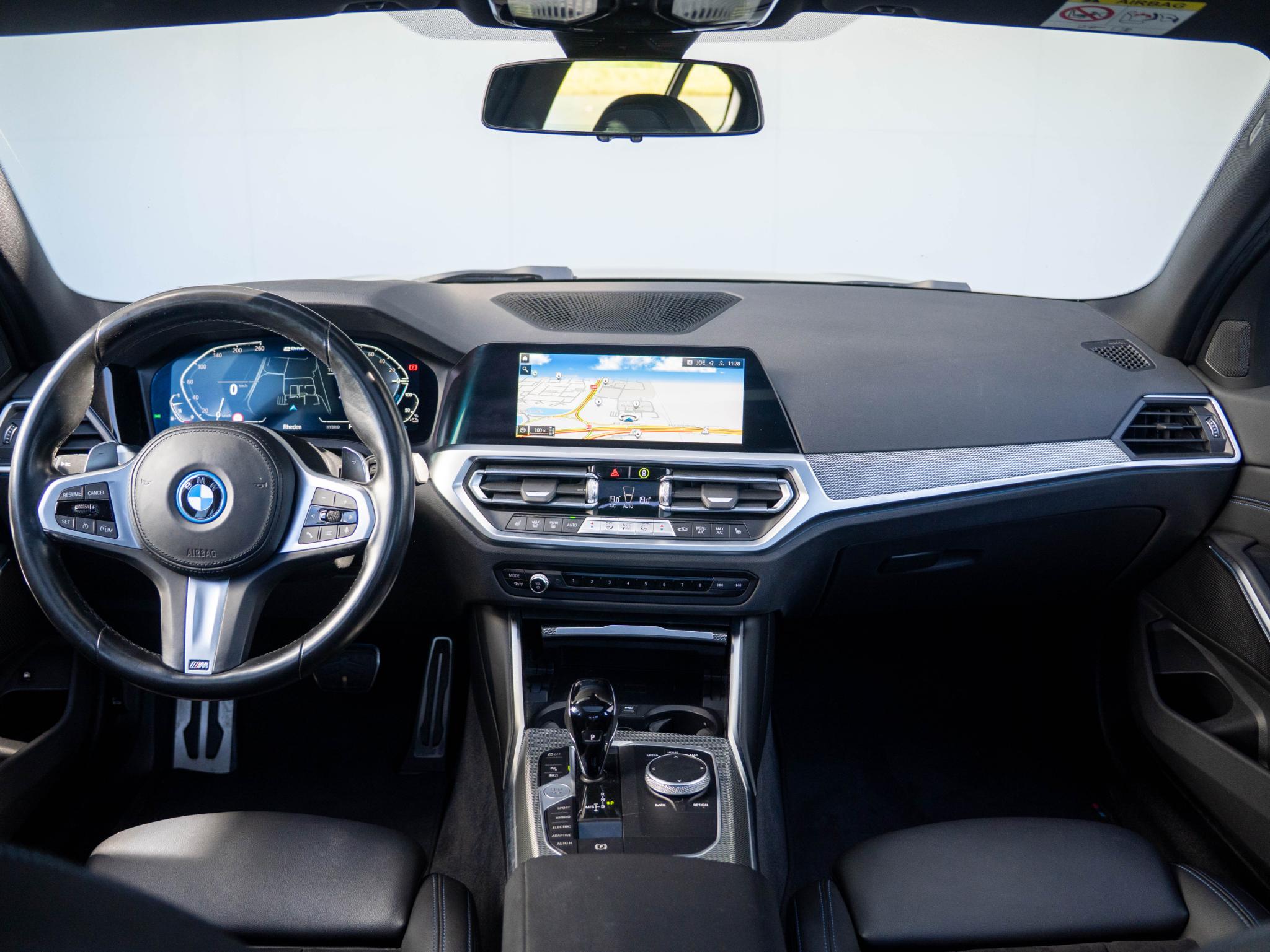 BMW 3 Serie Sedan 330e - Afbeelding 3