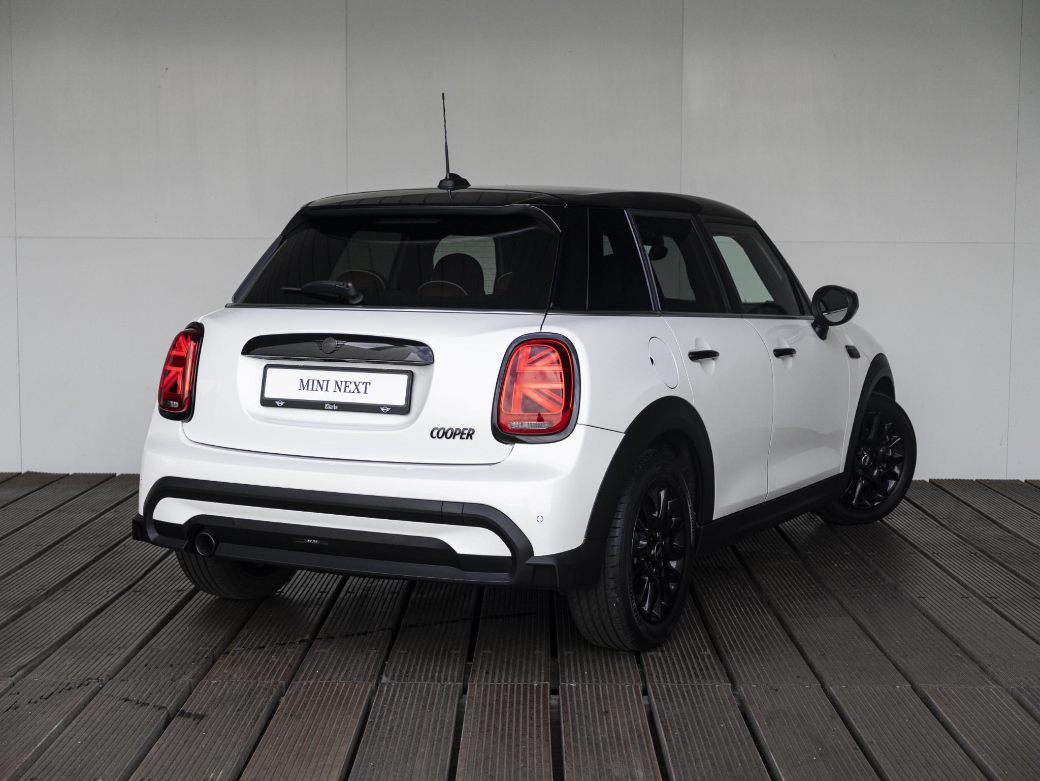 MINI 5-deurs Cooper Aut. - Afbeelding 2