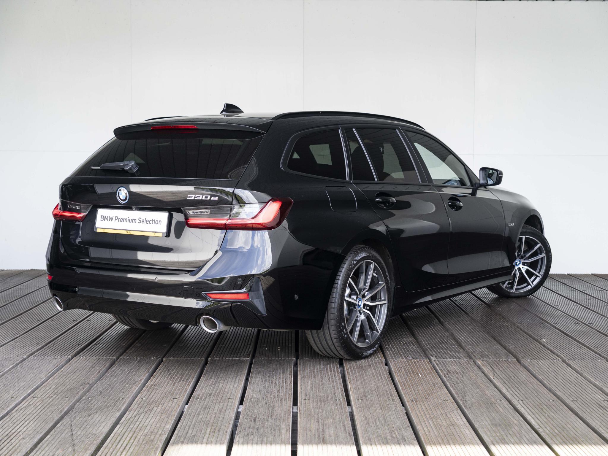 BMW 3 Serie Touring 330e - Afbeelding 2
