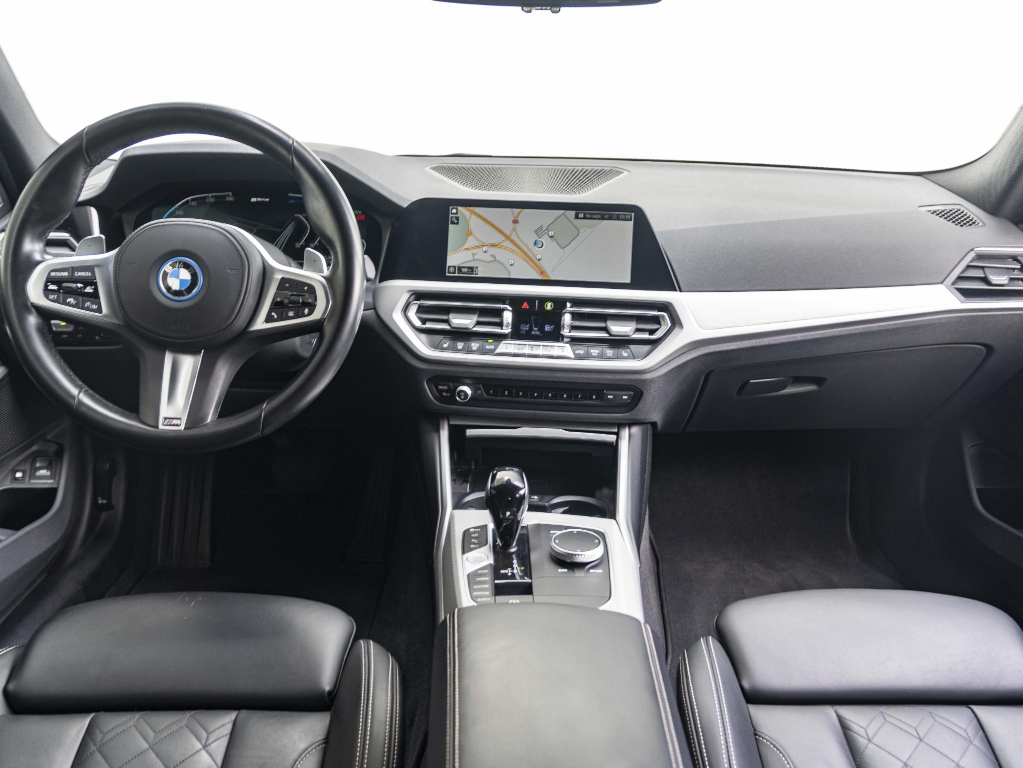 BMW 3 Serie Touring 330e - Afbeelding 3