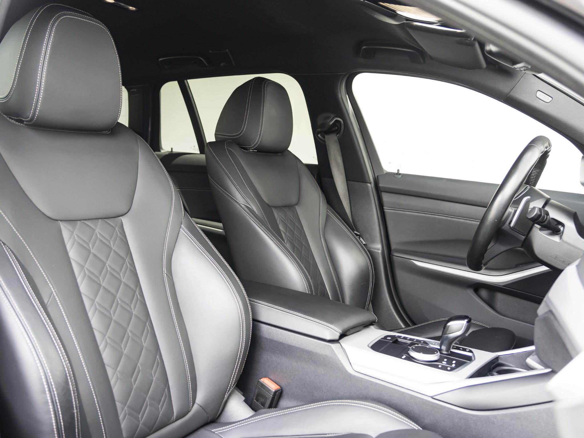 BMW 3 Serie Touring 330e - Afbeelding 4