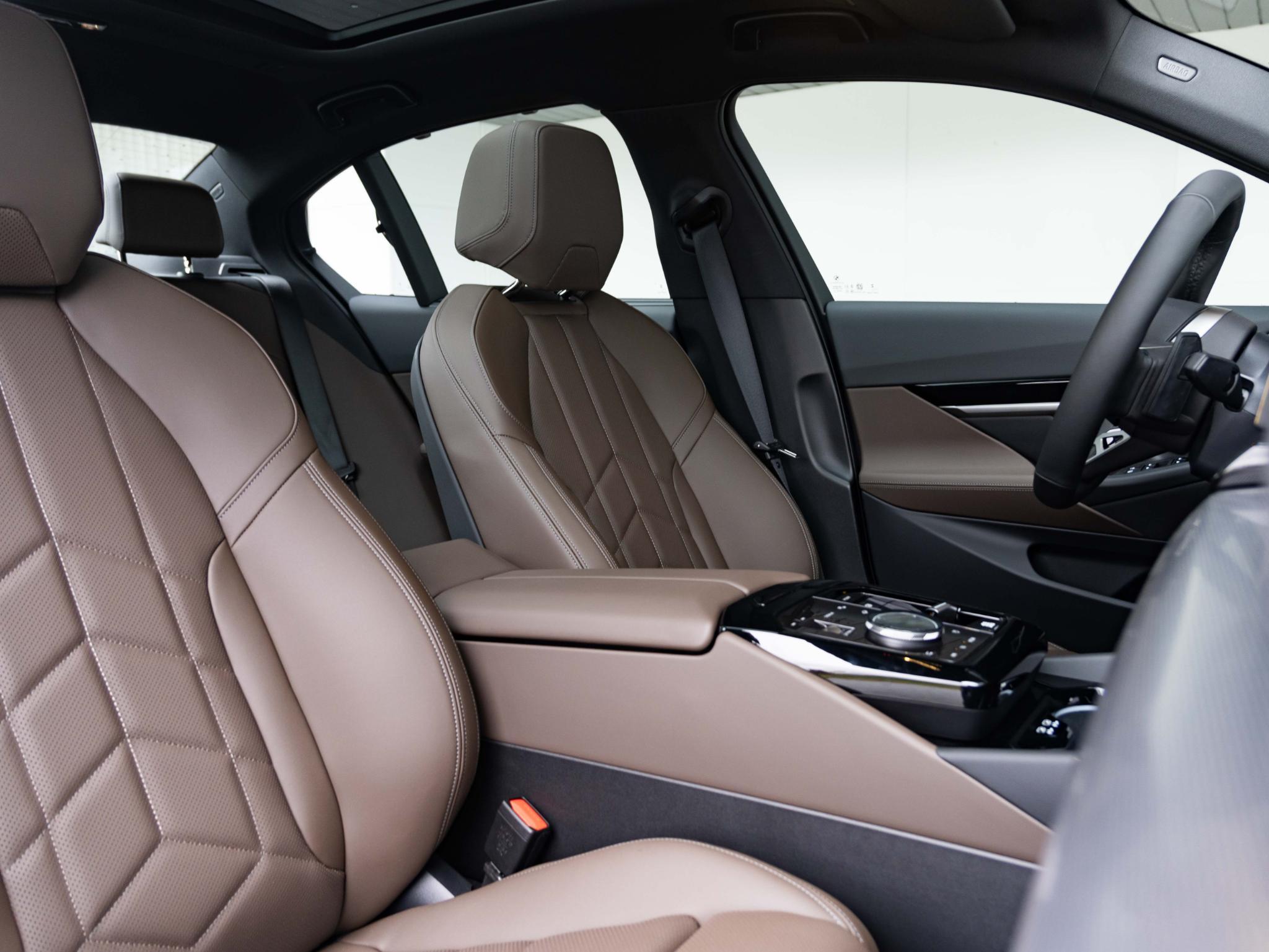 BMW 5 Serie Sedan 530e - Afbeelding 4