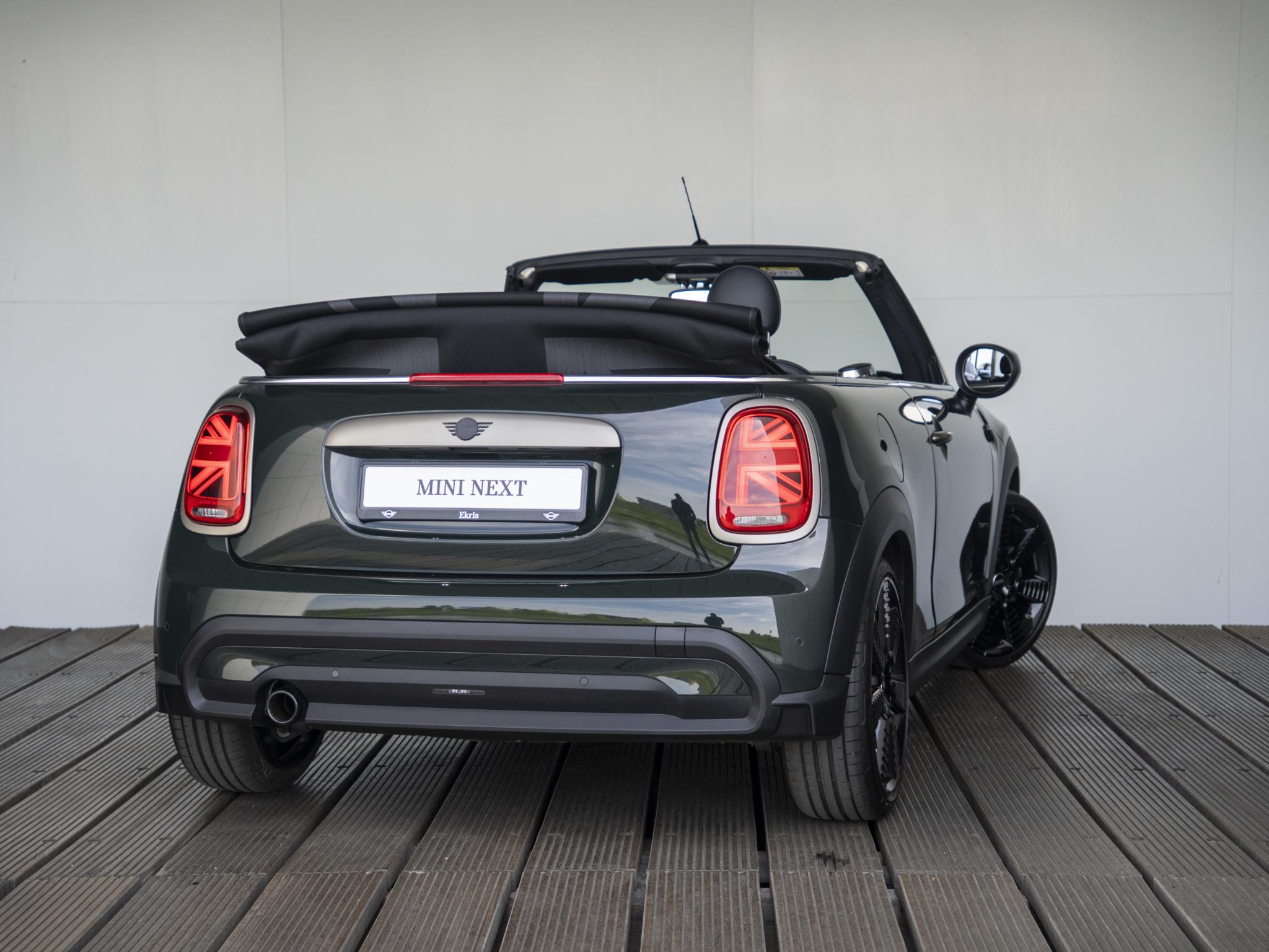 MINI Cabrio Cooper Aut. Resolute Edition - Afbeelding 2