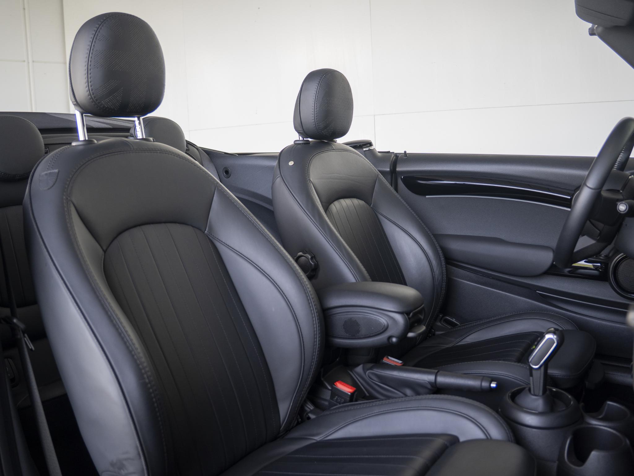 MINI Cabrio Cooper Aut. Resolute Edition - Afbeelding 4