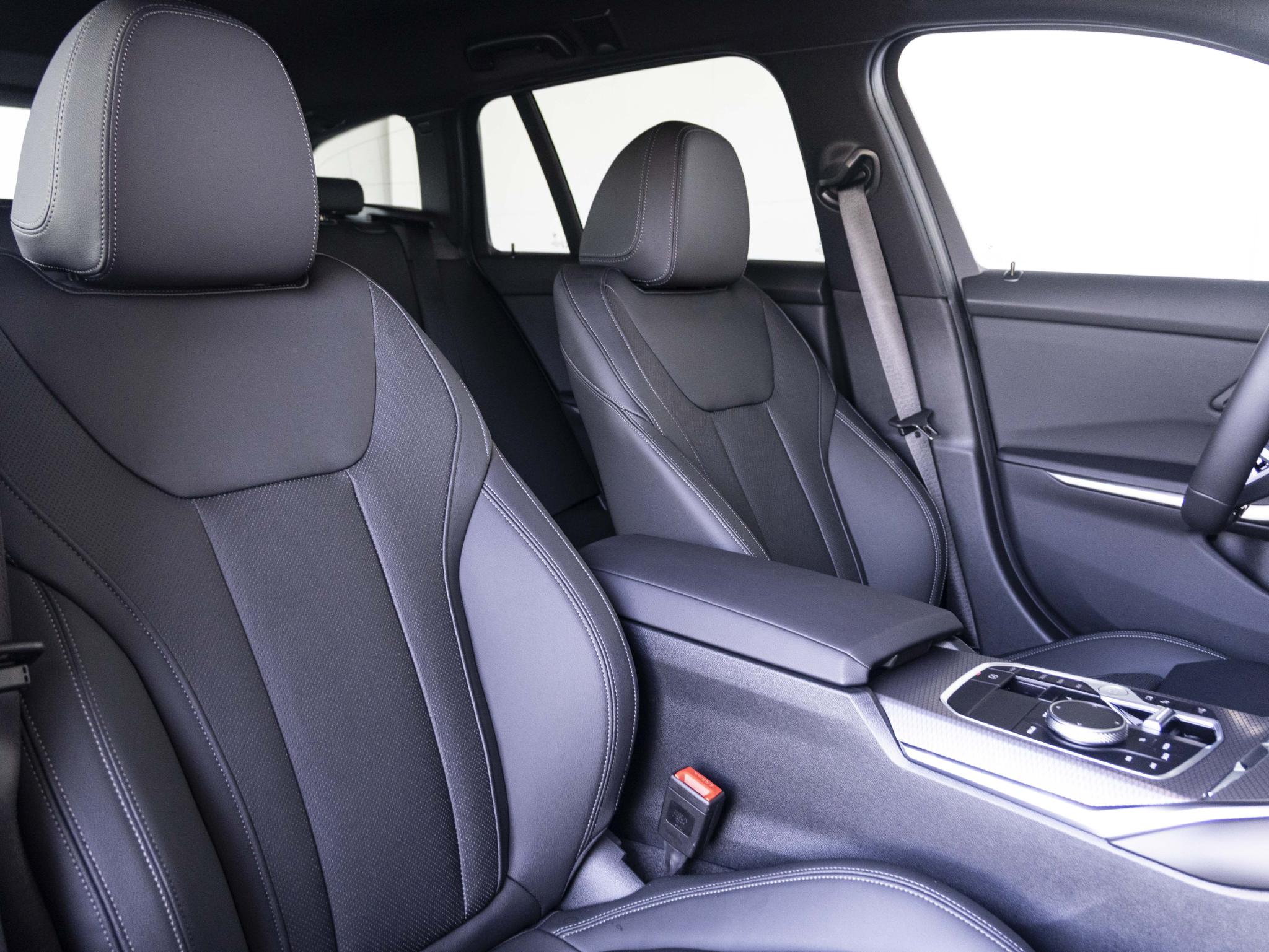 BMW 3 Serie Touring 330e - Afbeelding 4