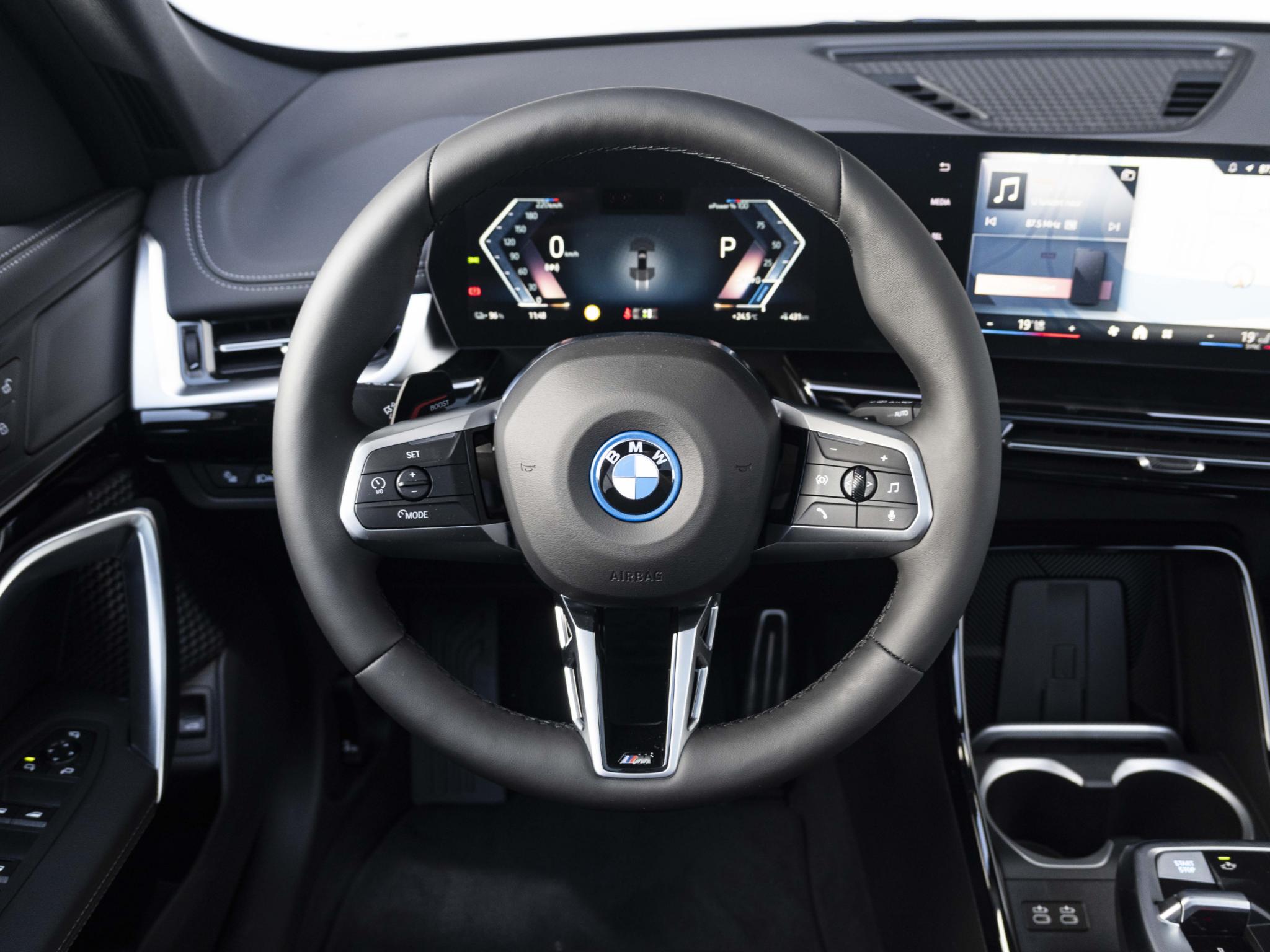 BMW iX1