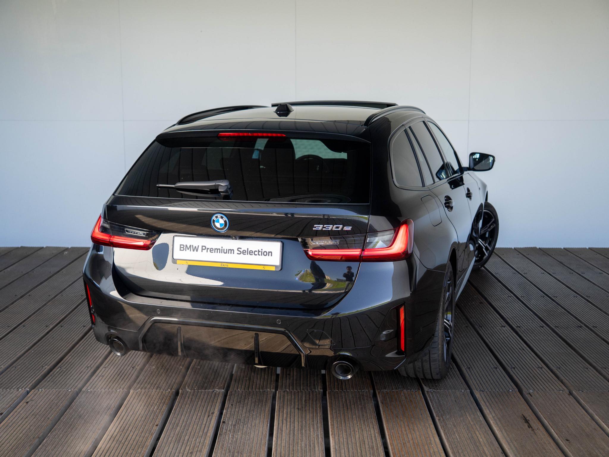 BMW 3 Serie Touring 330e - Afbeelding 2