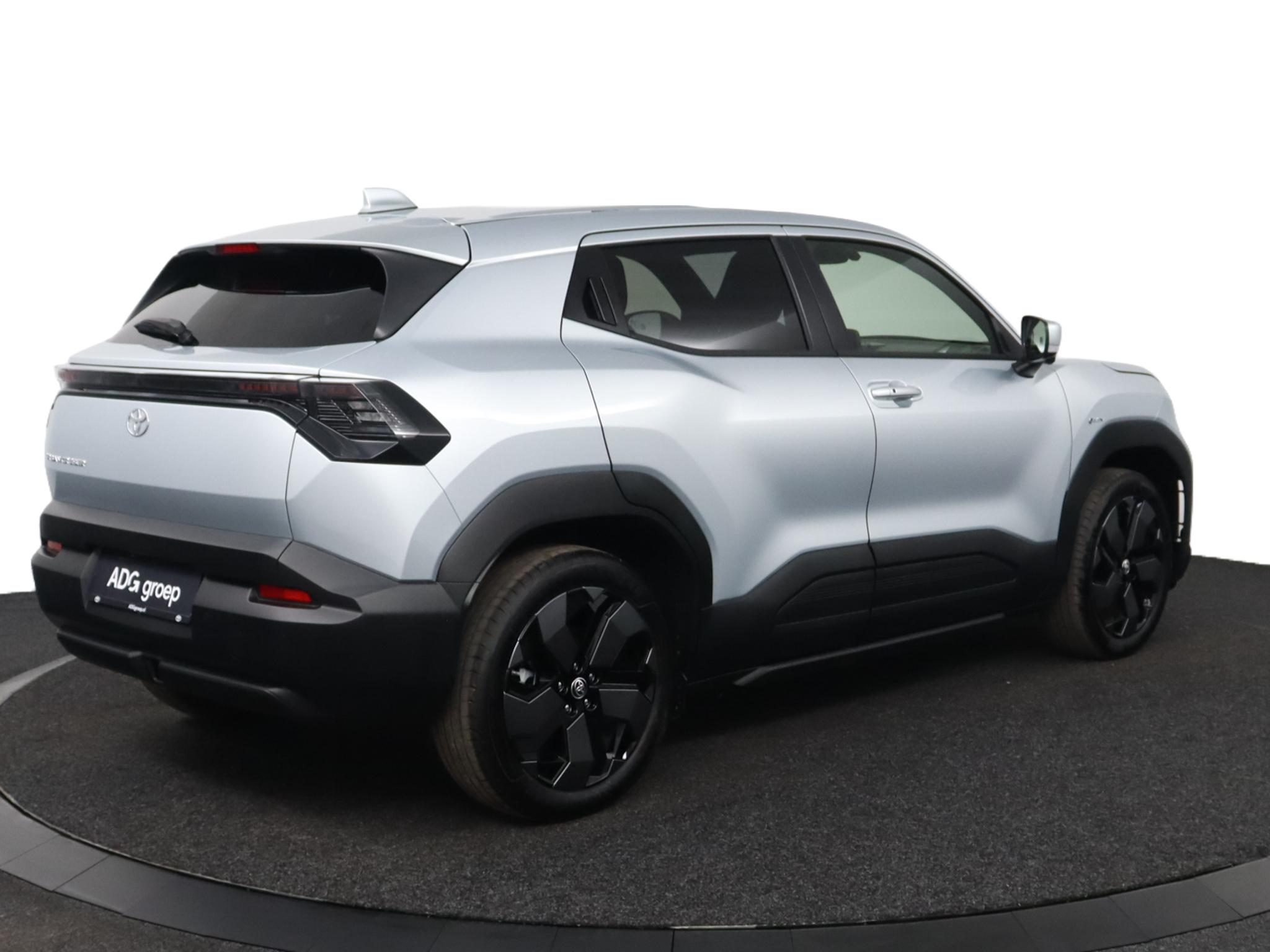 Toyota Urban Cruiser Dynamic 61 kWh - Afbeelding 2