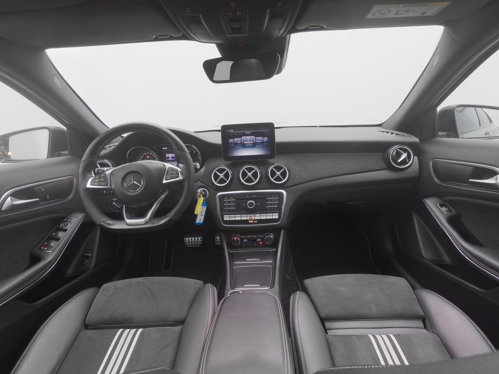 Mercedes-Benz GLA 250 4Matic Premium Plus 211 PK Automaat - Afbeelding 4