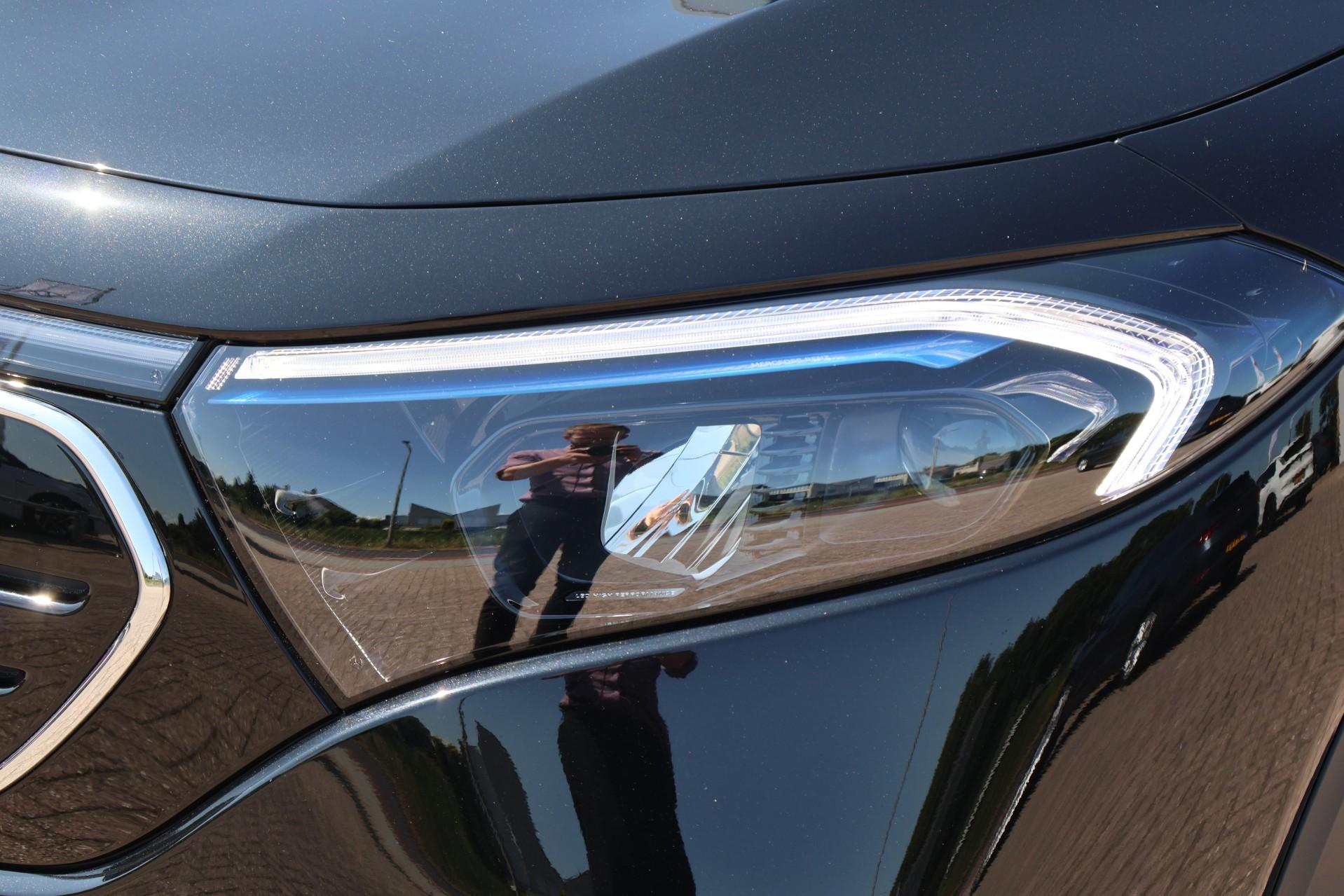 Mercedes-Benz Eqb