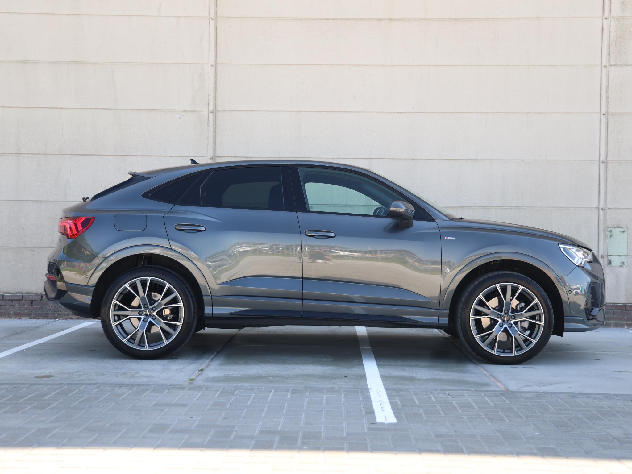 Audi Q3 Sportback 45 TFSI e S Edition - Afbeelding 2