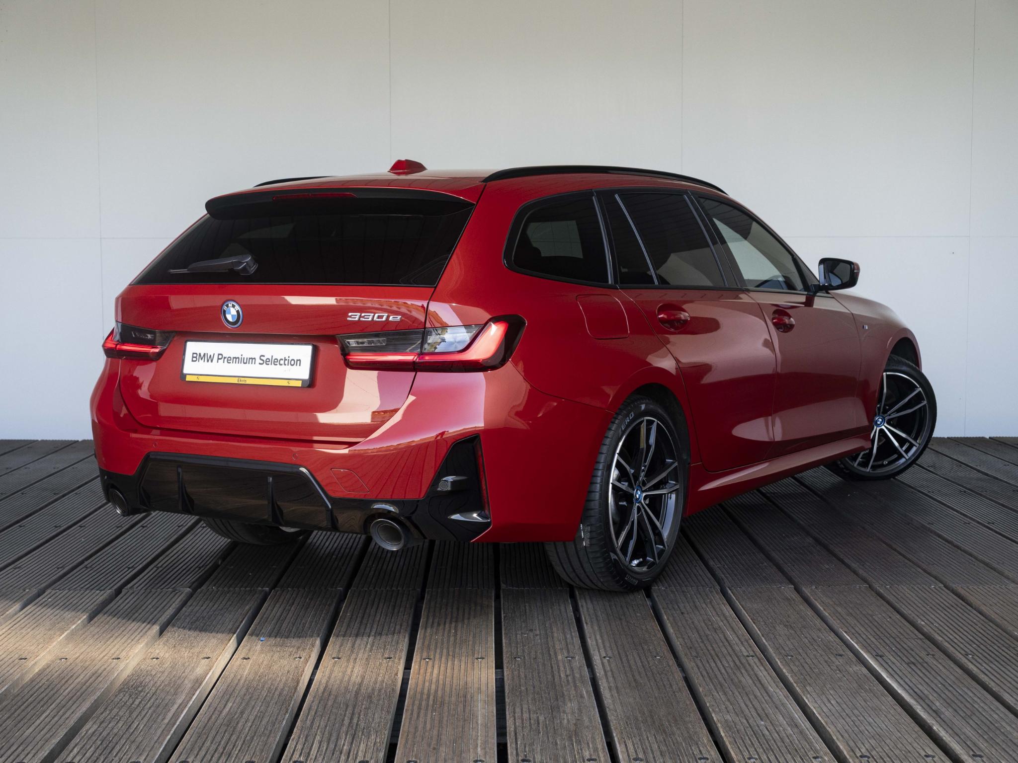 BMW 3 Serie Touring 330e - Afbeelding 2