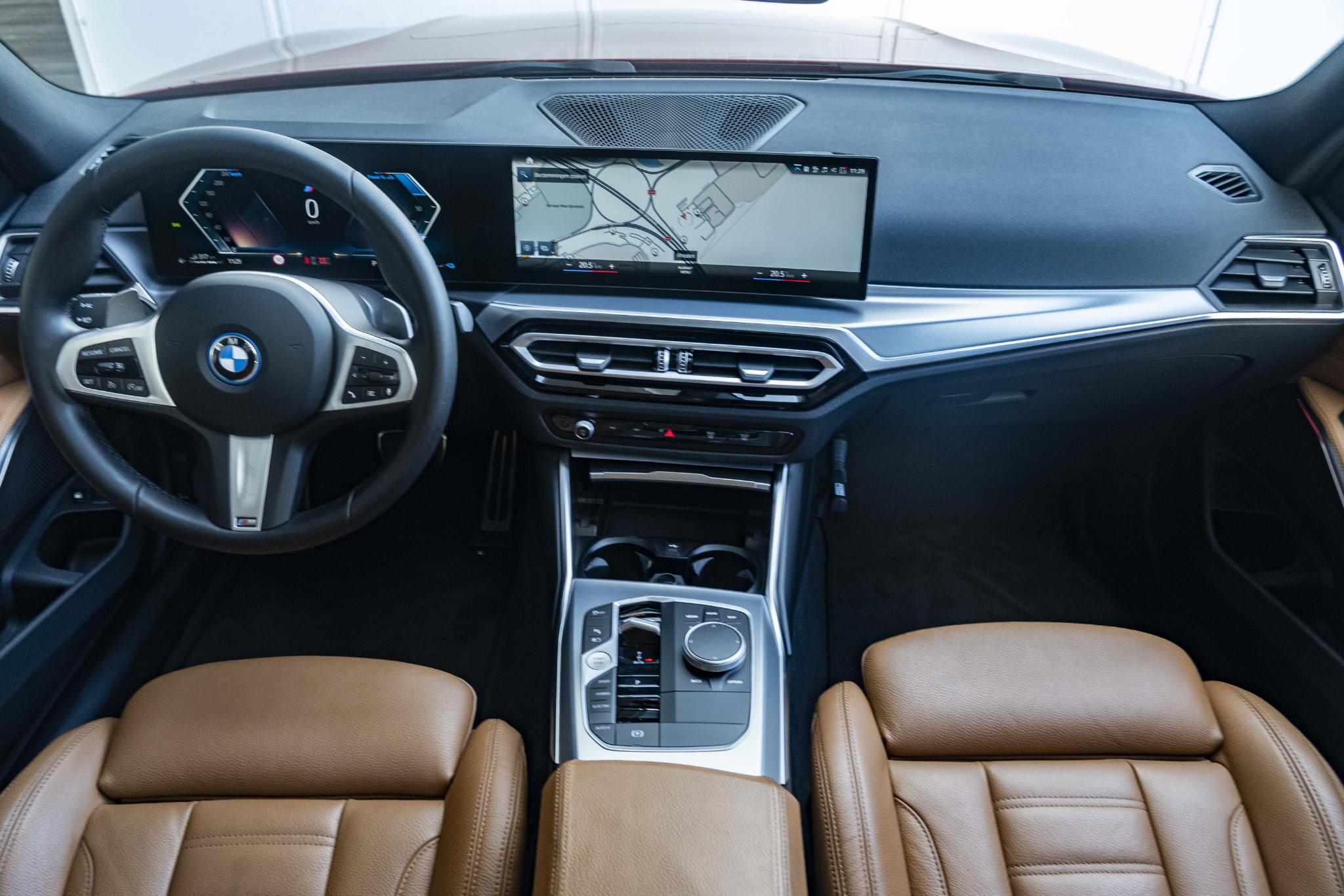 BMW 3 Serie Touring 330e - Afbeelding 3