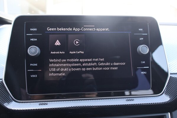 Apple Carplay/Android Auto Apple Carplay/Android Auto