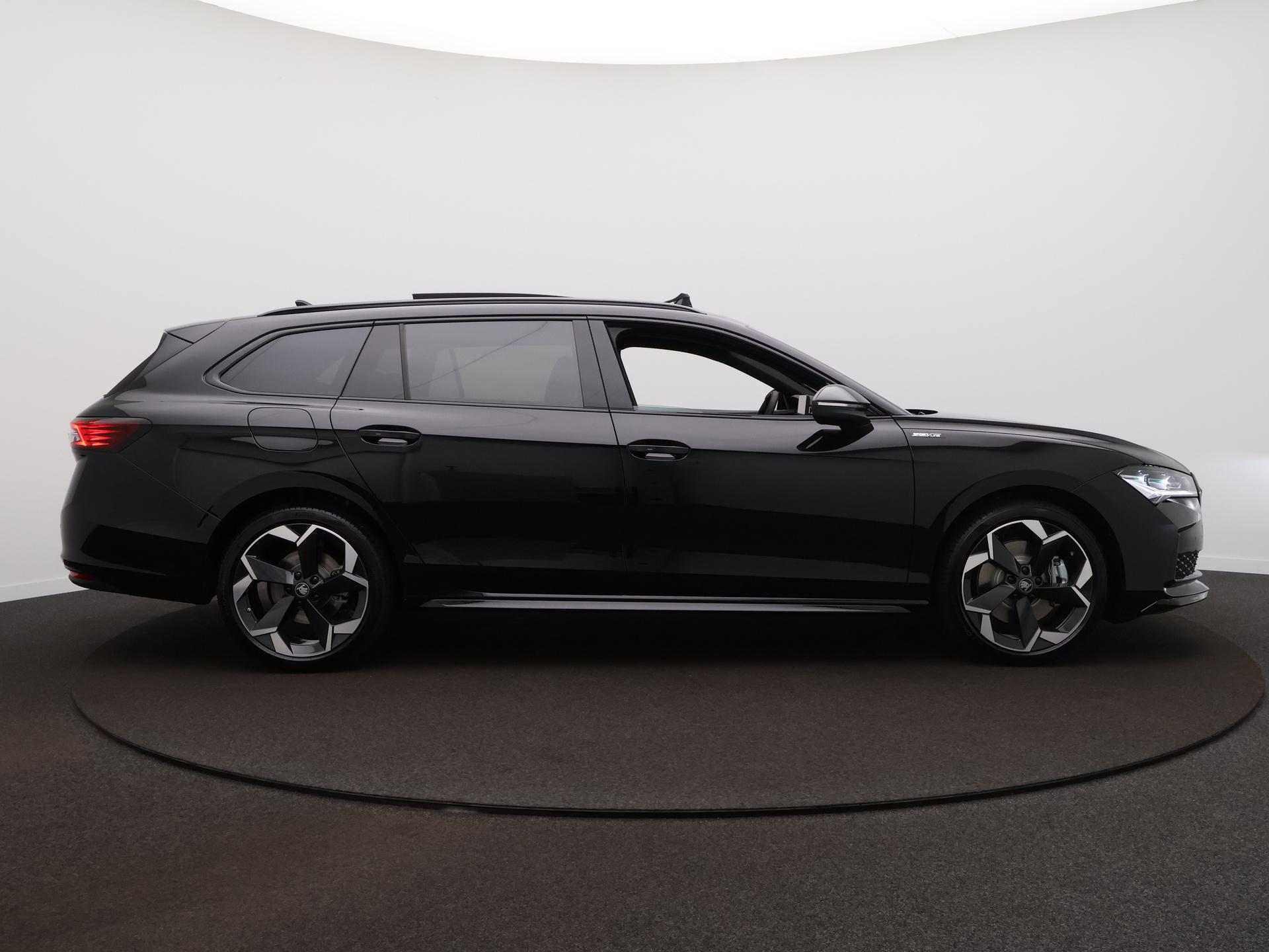 Skoda Superb Combi Sportline Business 1.5 TSI PHEV 150 kW / 204 PK Co - Afbeelding 5