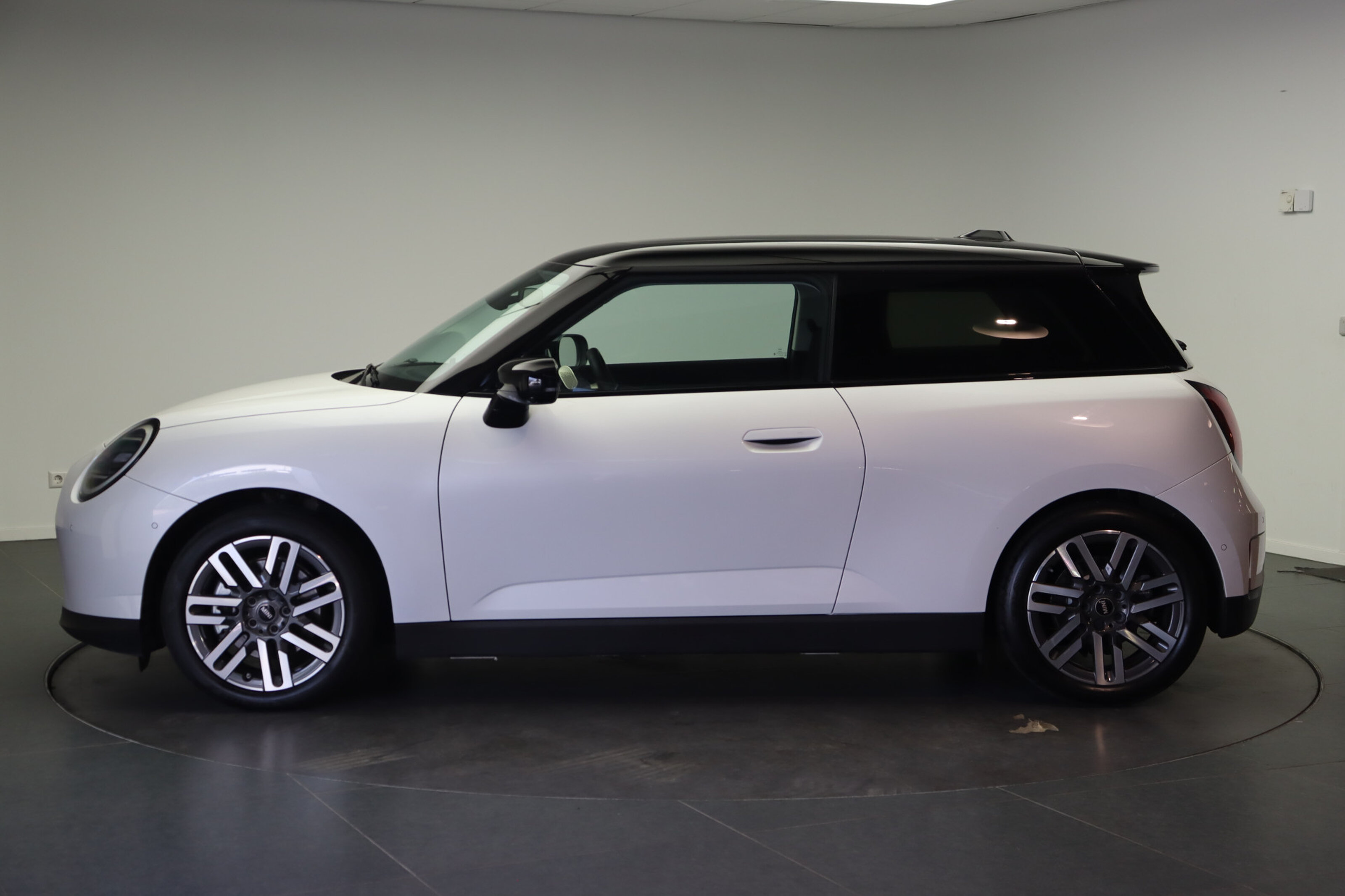 MINI Electric Hatchback Cooper SE
