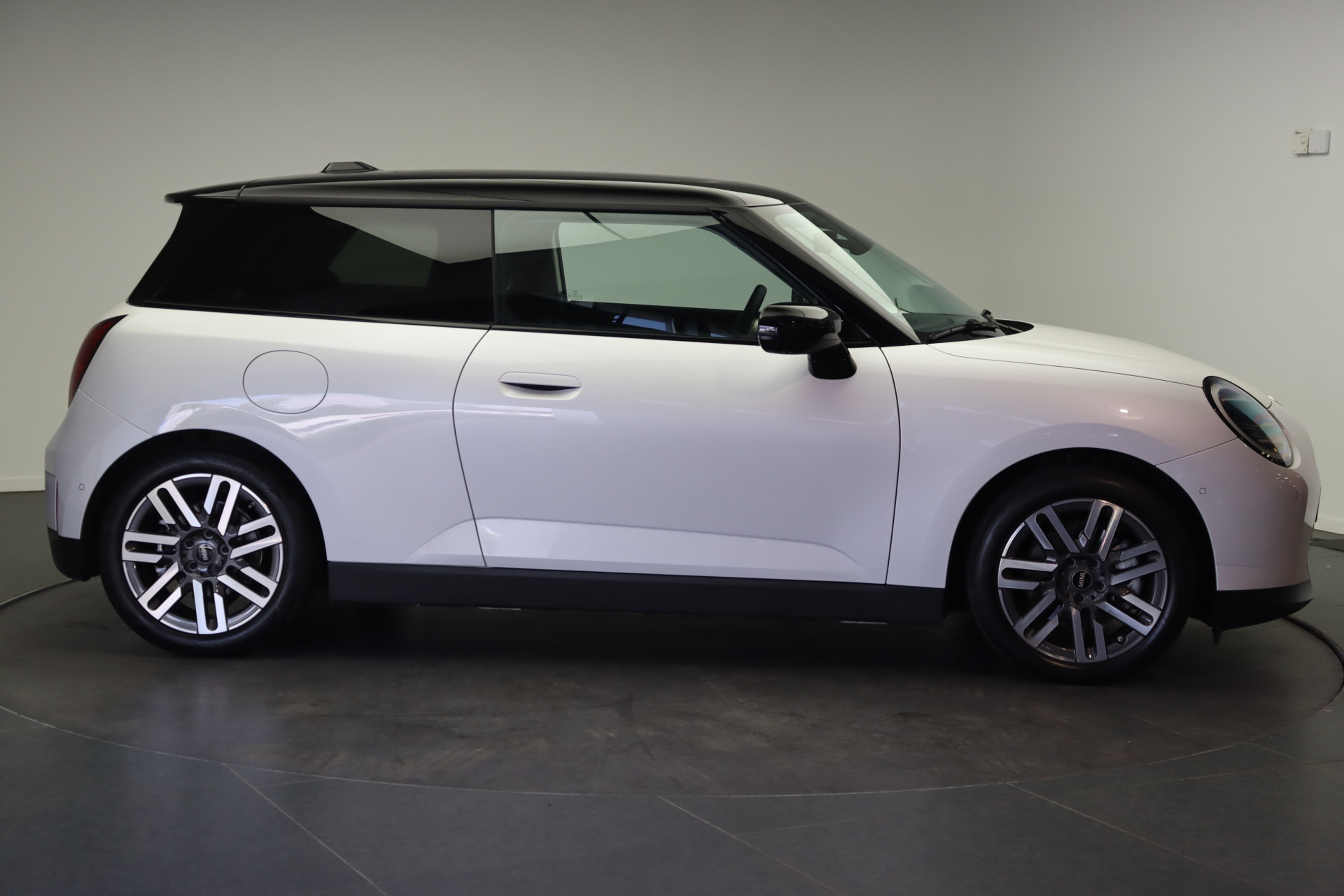 MINI Electric Hatchback Cooper SE